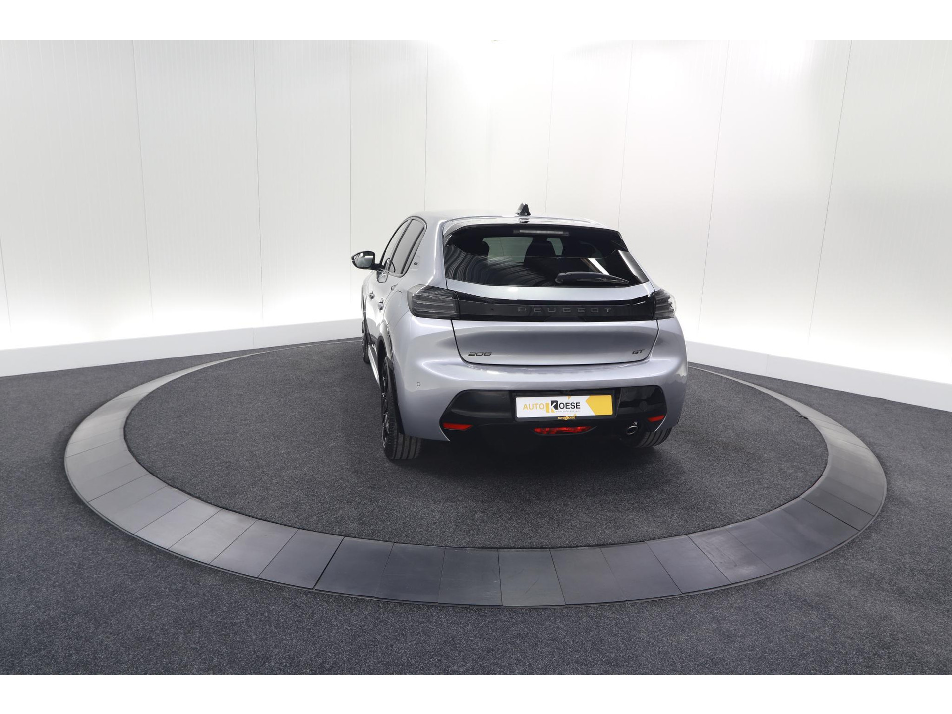 Peugeot 208 PureTech 100 GT Dark Edition | Camera | Navigatie | Apple Carplay | Parkeersensoren