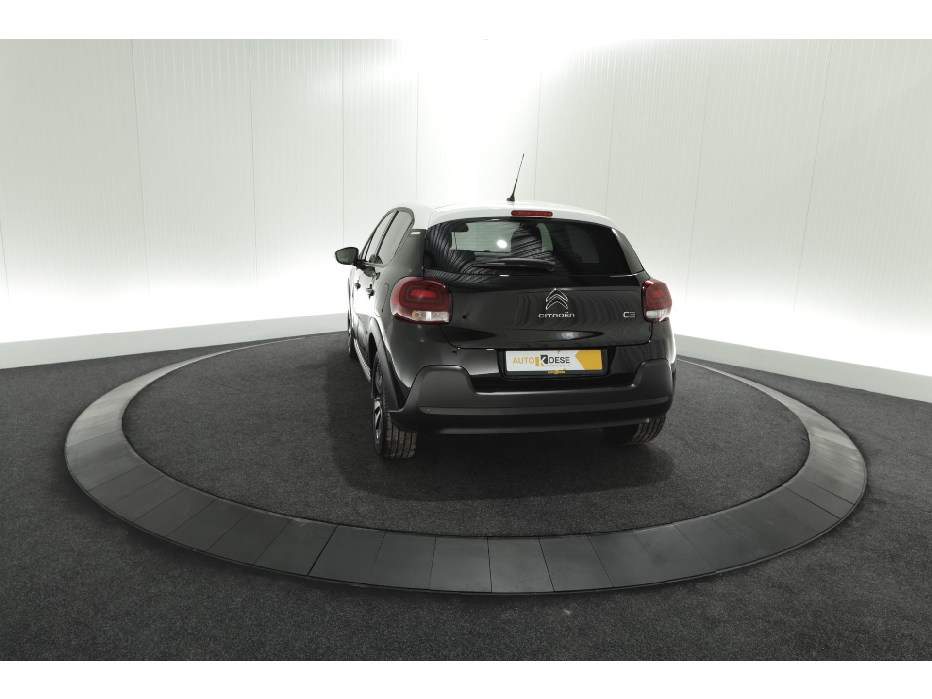 Citroen C3 PureTech 82 Feel Edition | Apple Carplay | Parkeersensoren | Navigatie | Climate Control | 16 Inch Velgen