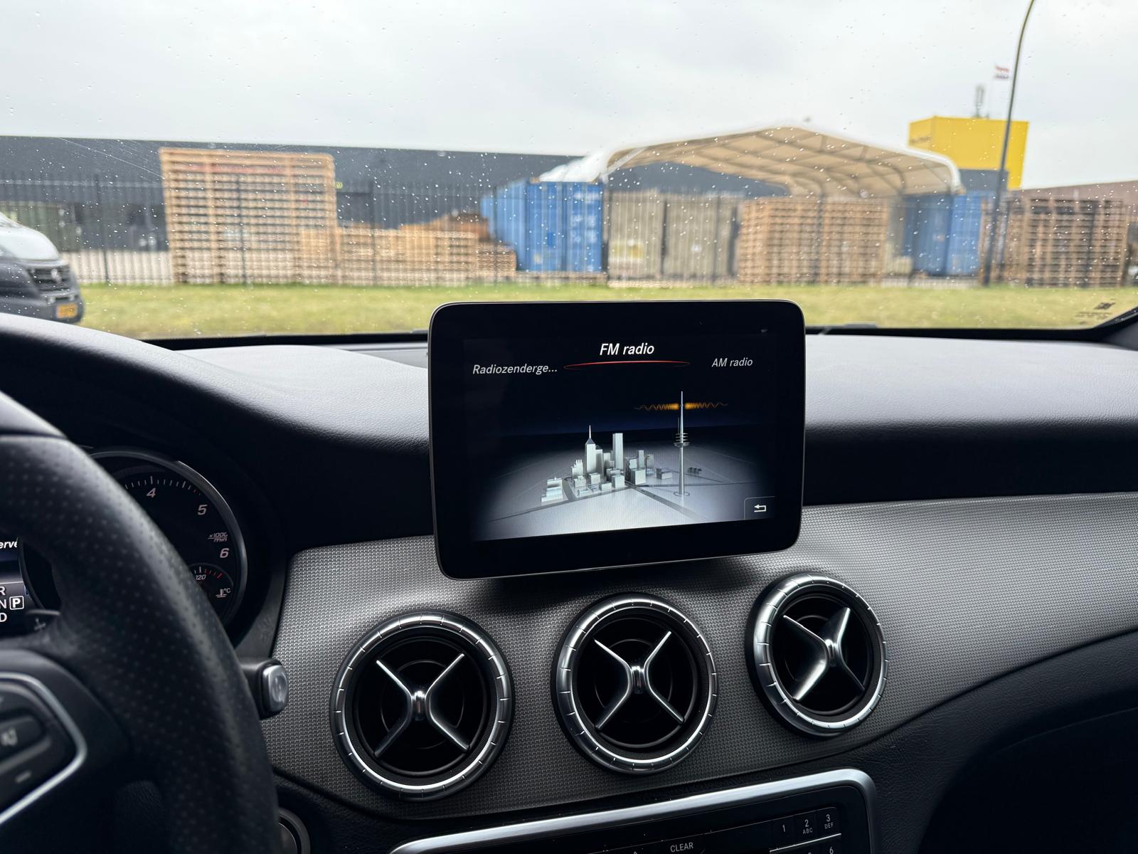 Mercedes-Benz CLA-klasse Shooting Brake 180 d Business Solution | 1E EIGENAAR | 3/6/12MND GARANTIE | AUTOMAAT | AIRCO | CRUISE | NAVI | LMV | LED | TREKHAAK |