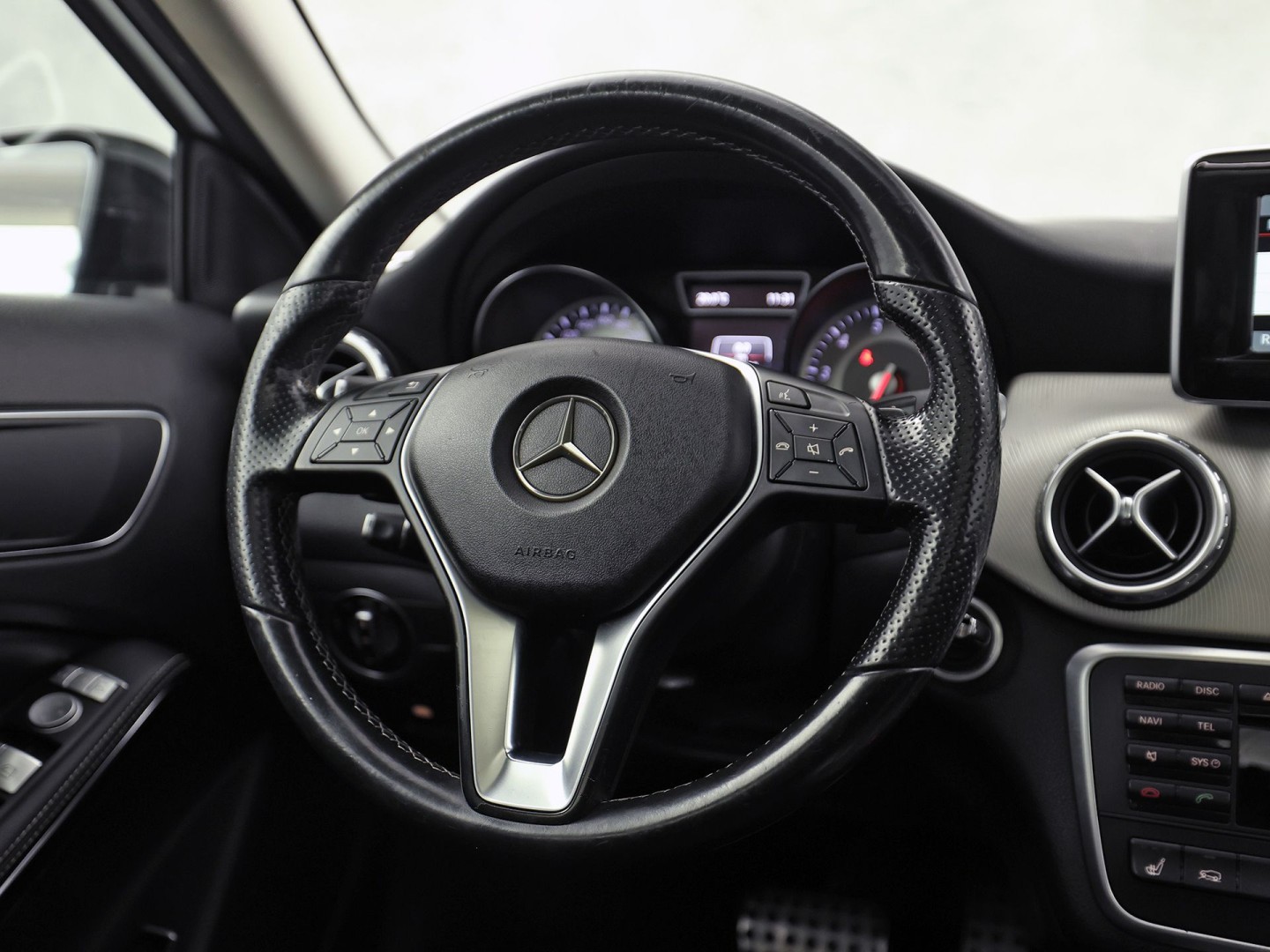Mercedes-Benz GLA 250 250 4Matic AMG Edition 1 Sport Automaat (PANORAMADAK, CLIMATE, SPOILER, RODE GORDELS, SPORTSTOELEN, STOELVERWARMING, GETINT GLAS, NIEUWSTAAT)
