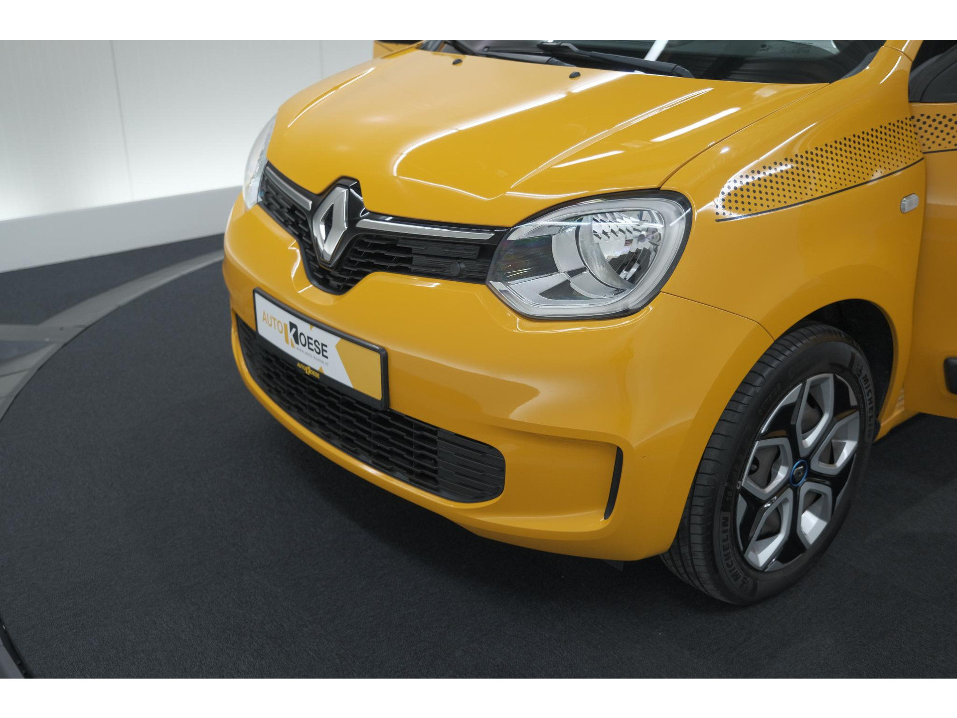 Renault Twingo Z.E. R80 Collection | Lage Kilometerstand | Apple Carplay | Climate Control