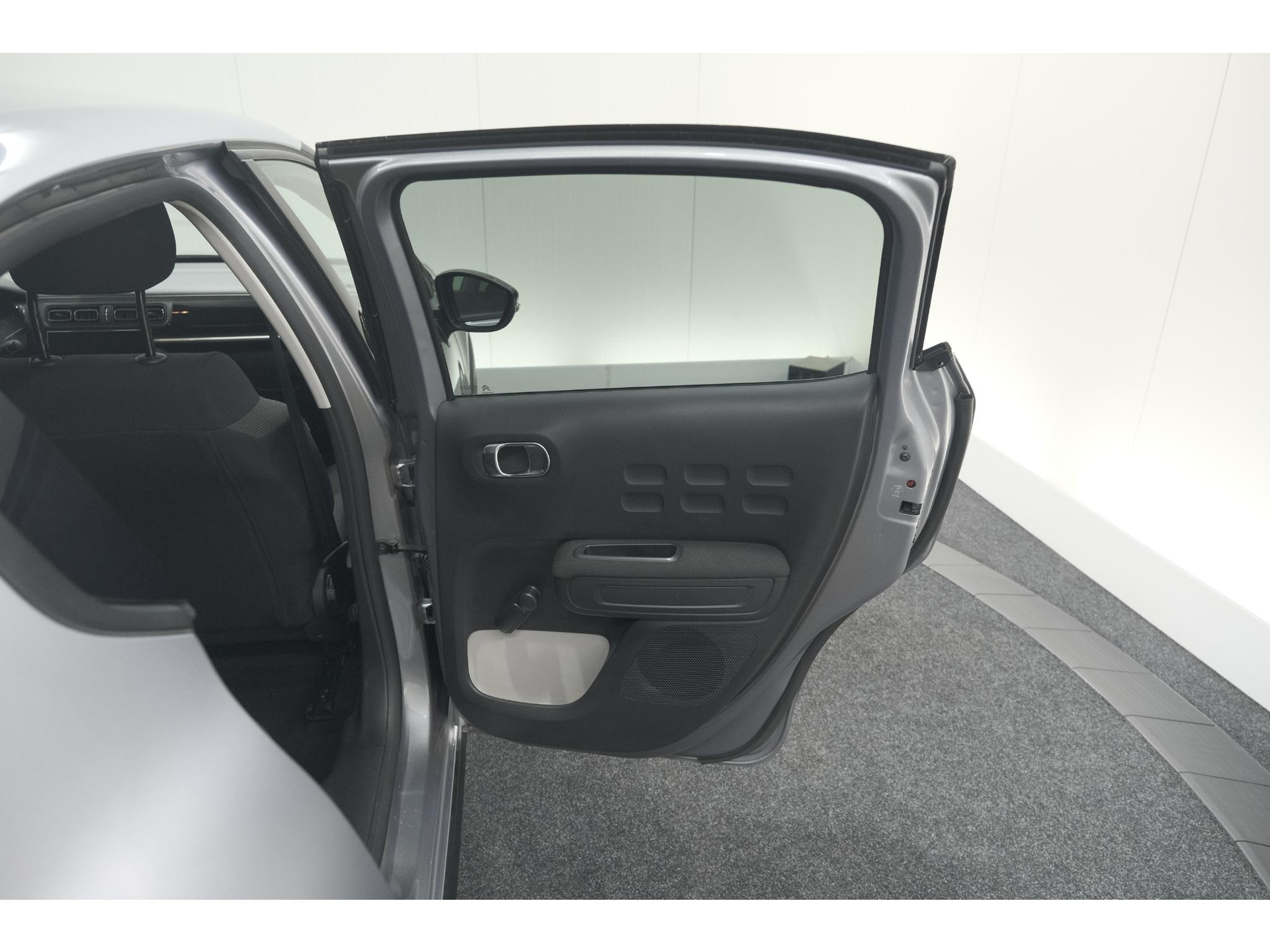 Citroen C3 PureTech 110 EAT6 Max | Apple Carplay | Parkeersensoren | Climate Control | 16 Inch Lichtmetalen Velgen