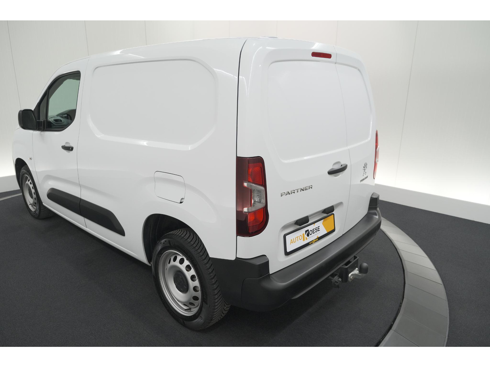 Peugeot Partner 1.5 BlueHDi 100 S&S L1 | Trekhaak | Laadruimte Pakket | Allseason Banden | Cruise Control