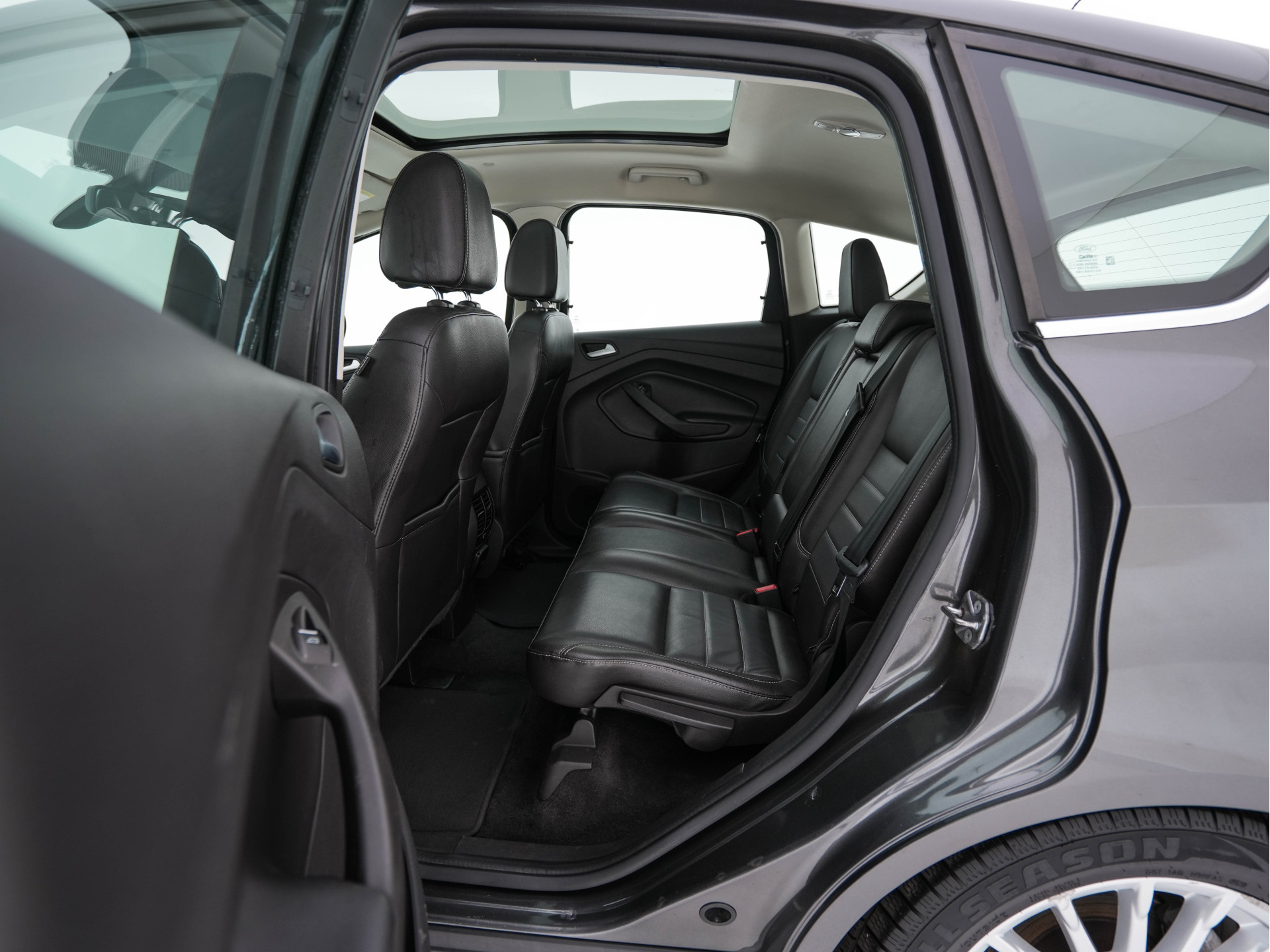 Ford C-Max 2.0 Plug-in Hybrid Titanium Plus Aut. *PANO | LEATHER | NAVI-FULLMAP | CAMERA | KEYLESS | HEATED-COMFORT-SEATS | ECC | DIGI-COCKPIT | PDC | 17''ALU*