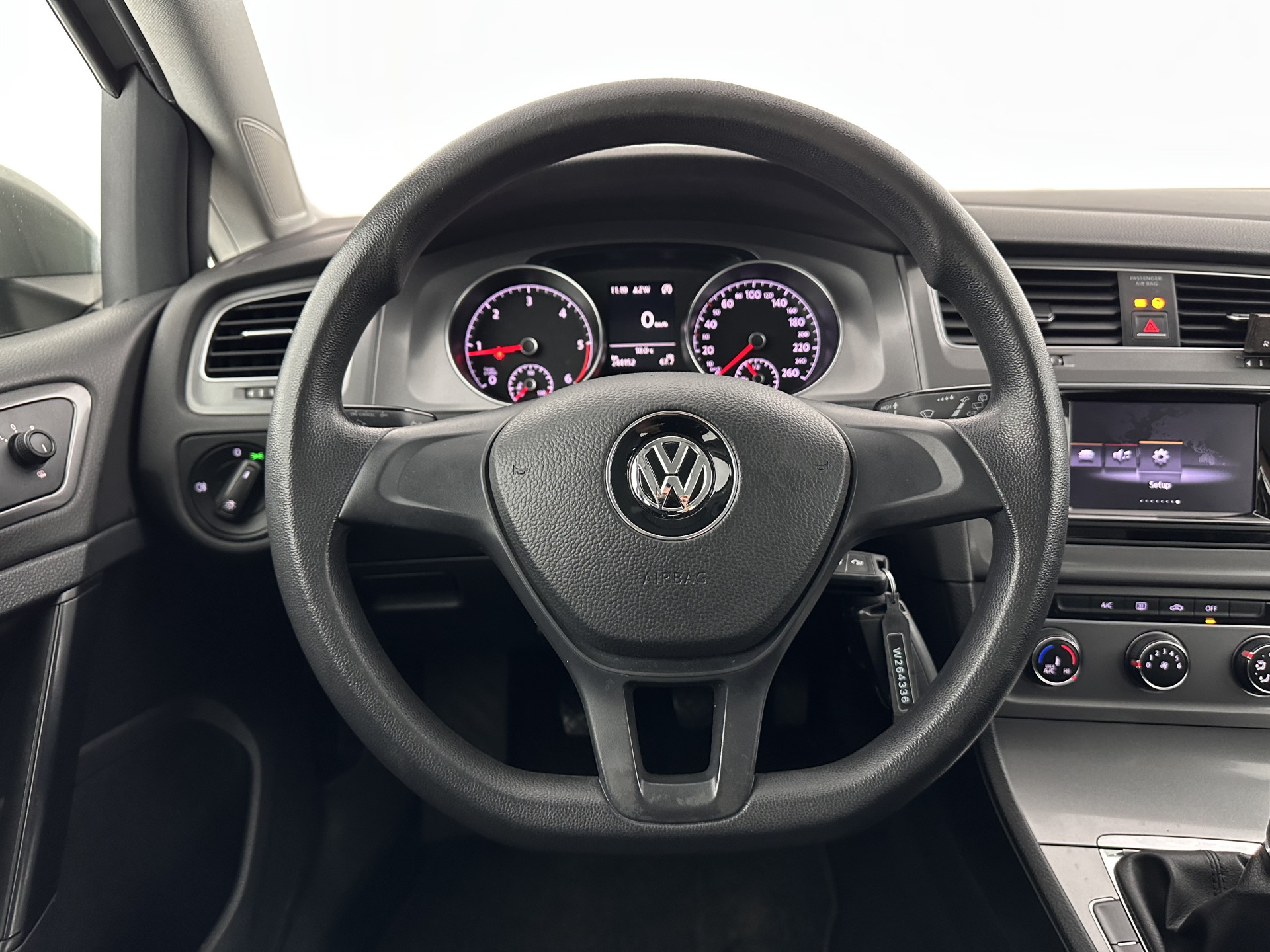 Volkswagen Golf 1.6 TDI Trendline Bluemotion (INCL.BTW) *NAVI-FULLMAP | AIRCO | CRUISE | COMFORT-SEATS | 15''ALU | TOWBAR*