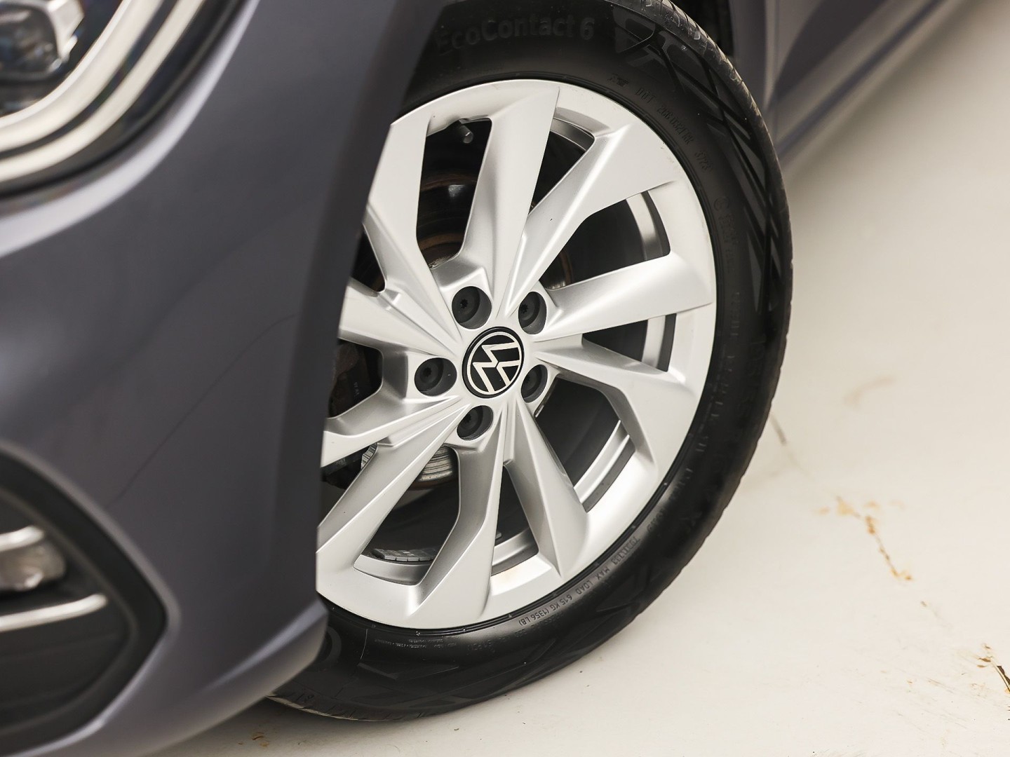 Volkswagen Polo 1.0 TSI Sport Automaat (VIRTUAL COCKPIT, APPLE CARPLAY, GROOT NAVI, CLIMATE, SPORTSTOELEN, LED KOPLAMPEN, GETINT GLAS, PARKEERSENSOREN, NIEUWSTAAT)