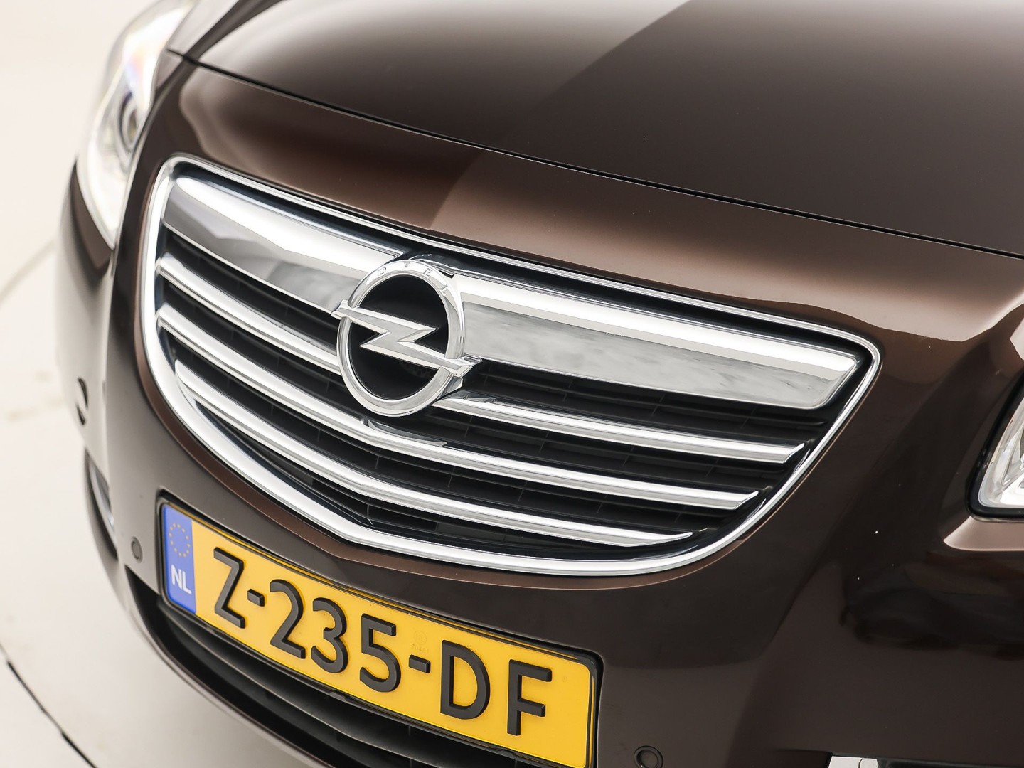 Opel Insignia 1.6 T Innovation Sport 179Pk (NAVIGATIE, CLIMATE, STOELVERWARMING, GETINT GLAS, SPORTSTOELEN, TREKHAAK, CRUISE, NIEUWSTAAT)