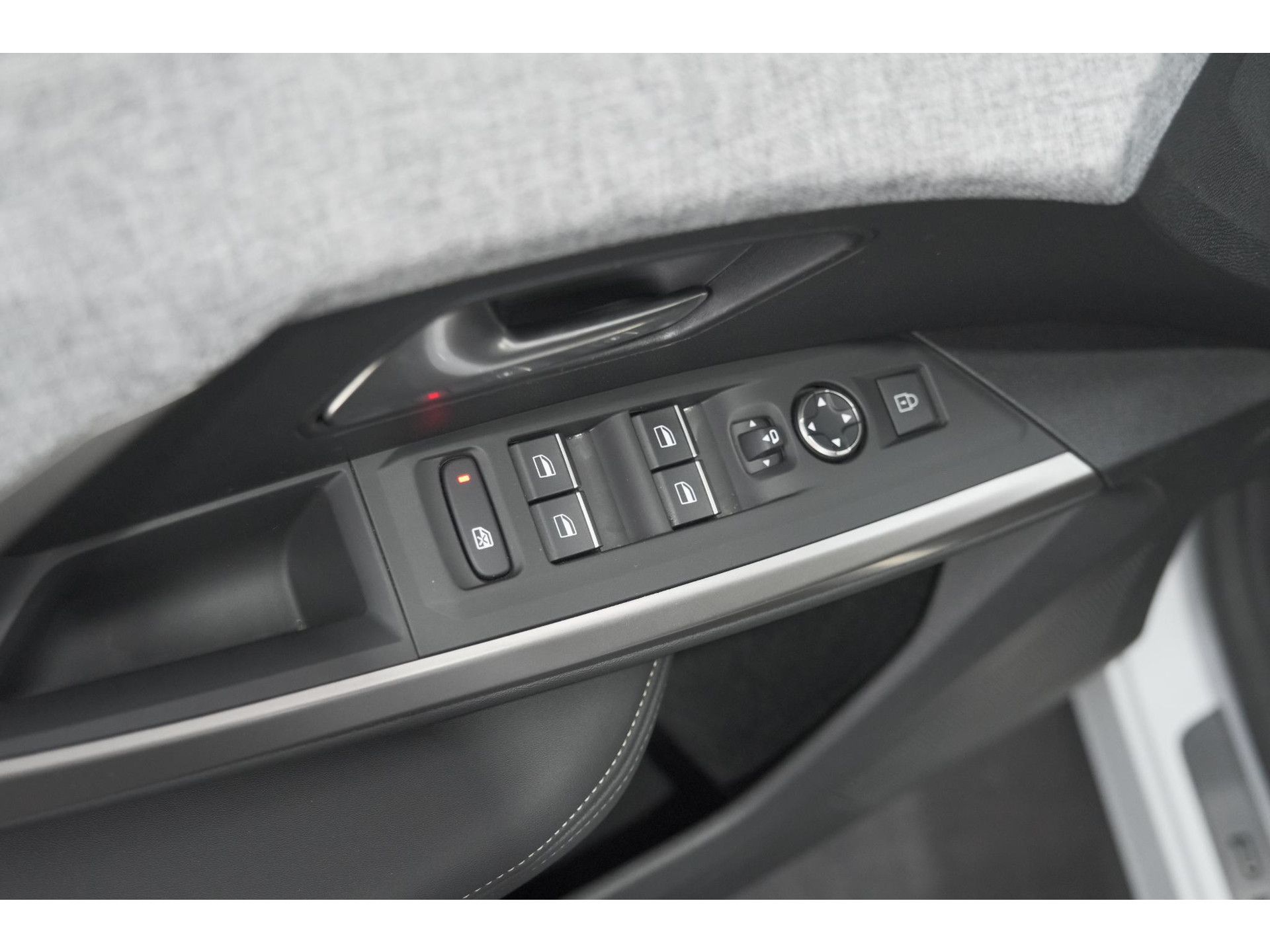 Peugeot 5008 1.2 Hybrid 136 GT 7p | Adaptieve Cruise Control | Camera | Elektrische Kofferklep | Stoelverwarming