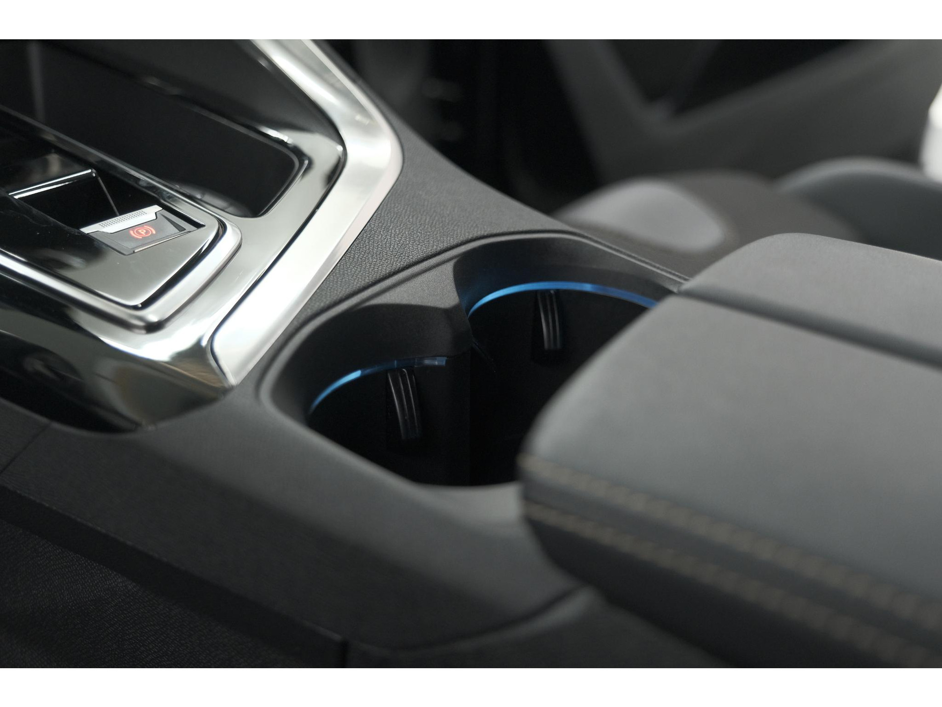Peugeot 3008 1.2 Hybrid 136 GT | 360 Camera | Adaptieve Cruise Control | Elektronische Kofferklep | Navigatie
