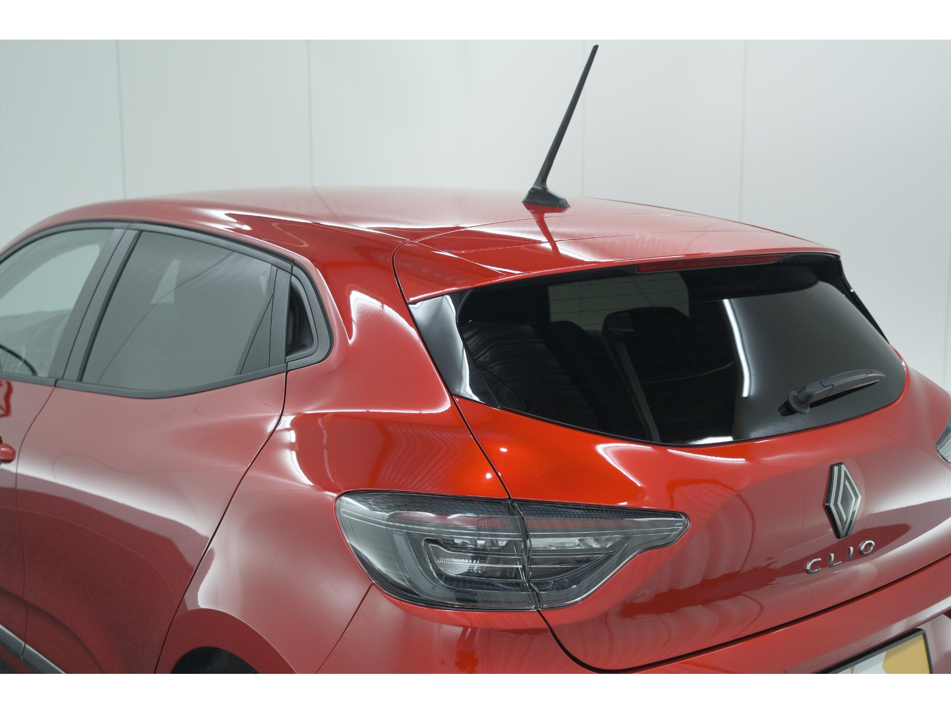 Renault Clio TCe 90 GPF evolution | Stoelverwarming | Parkeersensoren | Navigatie | Apple Carplay