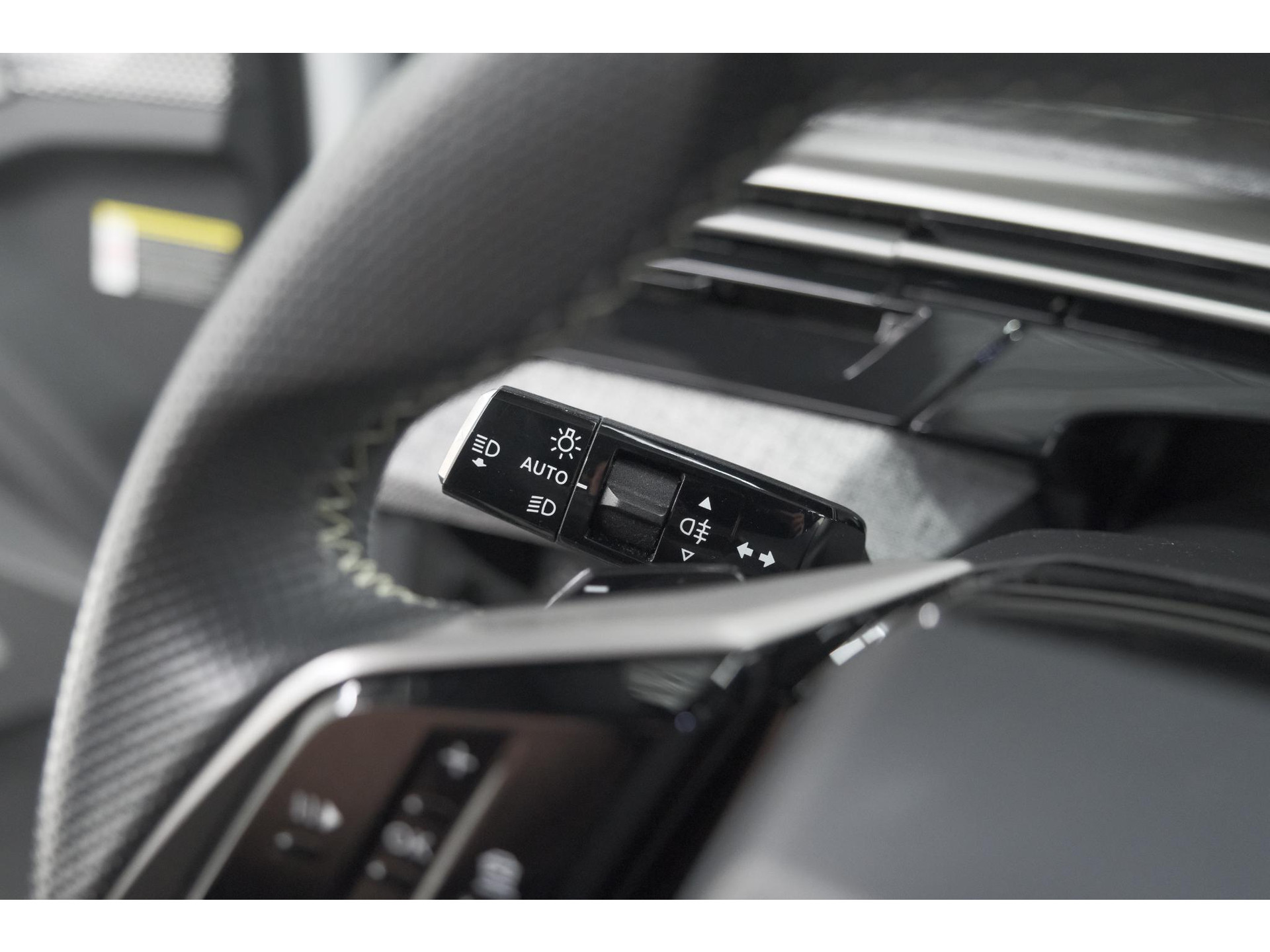 Peugeot 5008 1.2 Hybrid 136 GT 7p | Adaptieve Cruise Control | Camera | Elektrische Kofferklep | Stoelverwarming