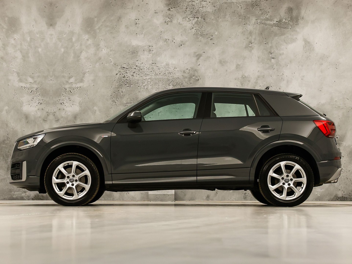 Audi Q2 1.4 TFSI S-Line Sport 150Pk Automaat (VIRTUAL COCKPIT, GROOT NAVI, CLIMATE, LEDER, STOELVERWARMING, SPORTSTOELEN, LED KOPLAMPEN, PARKEERSENSOREN, NIEUWSTAAT)