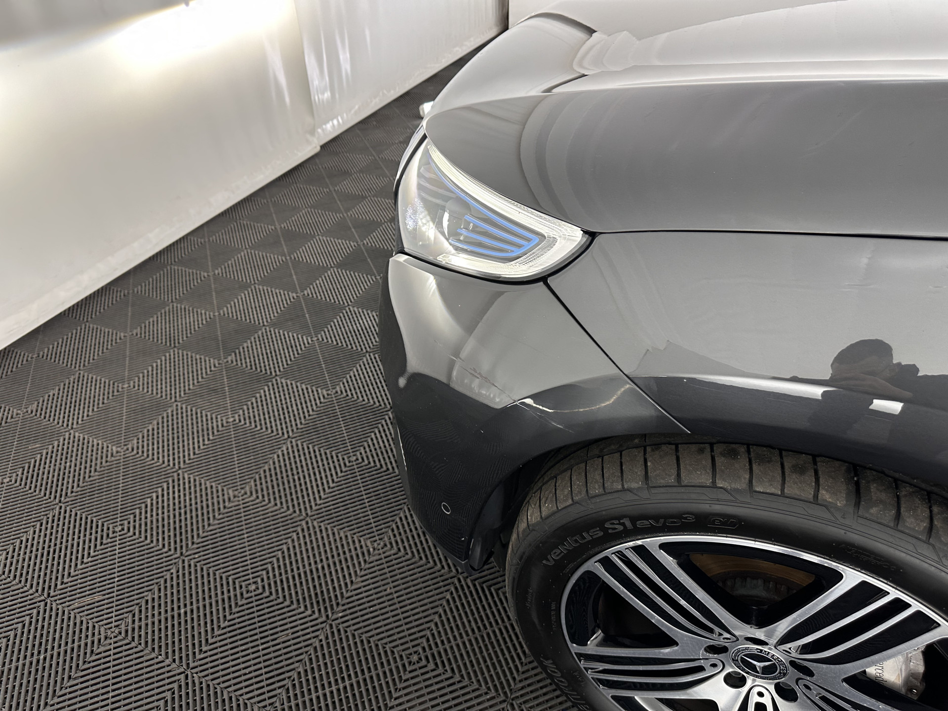 Mercedes-Benz EQC 400 4MATIC Business Solution Luxury 80 kWh {SOH-89%} (INCL.BTW) Aut.*LEATHER | FULL-LED | DISTRONIC | BLINDSPOT | HEATED-COMFORTSEATS | DIGI-WIDESCREEN | DAB+ | KEYLESS | AMBIENTLIGHT | NAVI-FULLMAP | ECC | PRIVACY-GLASS | PDC | 20''ALU*