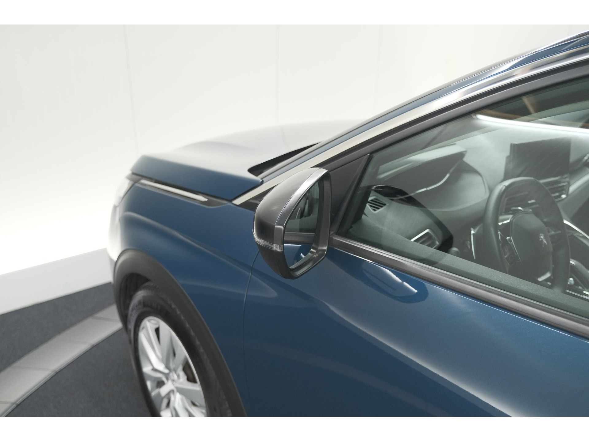 Peugeot 5008 PureTech 130 EAT8 Active Pack | 7 Zitplaatsen | Apple Carplay | Parkeersensoren | Navigatie