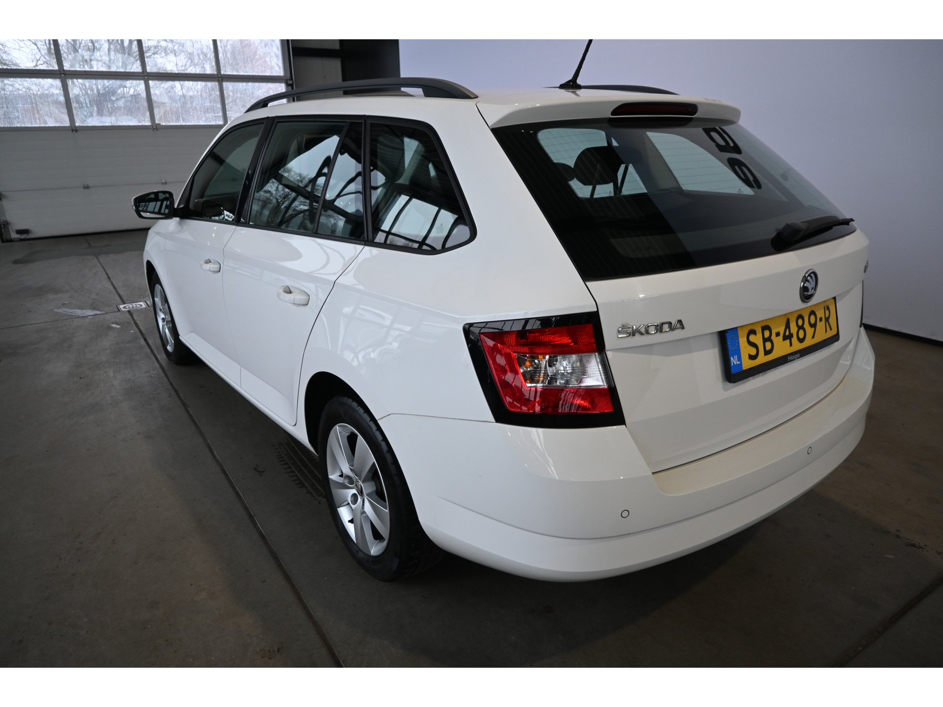 ŠKODA Fabia Combi 1.0 TSI Ambition Business Airco Navigatie Cruise Control Rijklaarprijs Inruil Mogelijk!