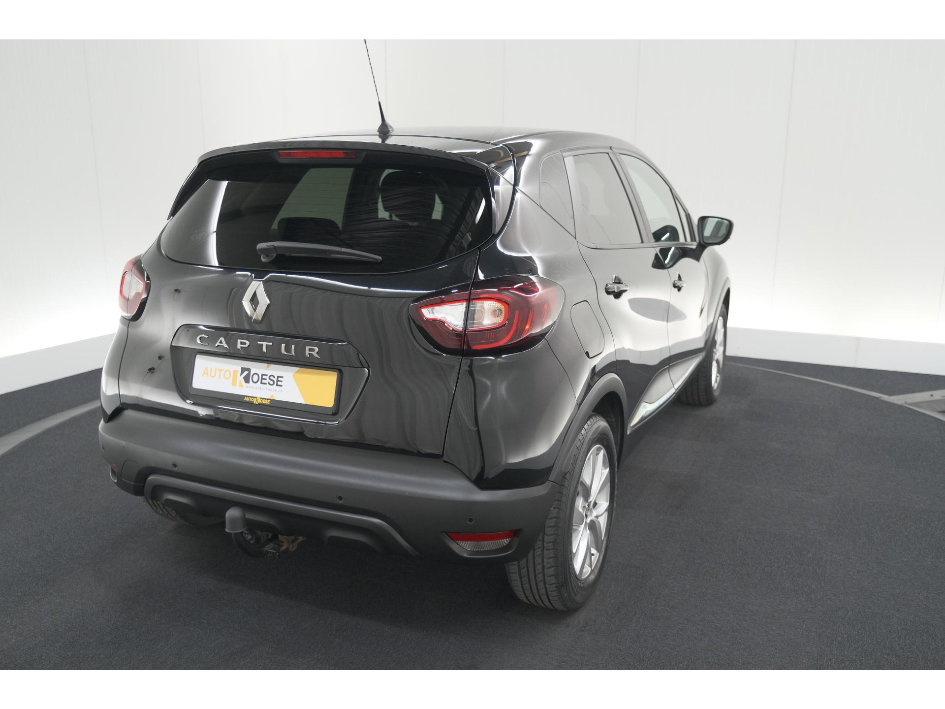 Renault Captur TCe 90 Limited | Trekhaak | Navigatie | Parkeersensoren
