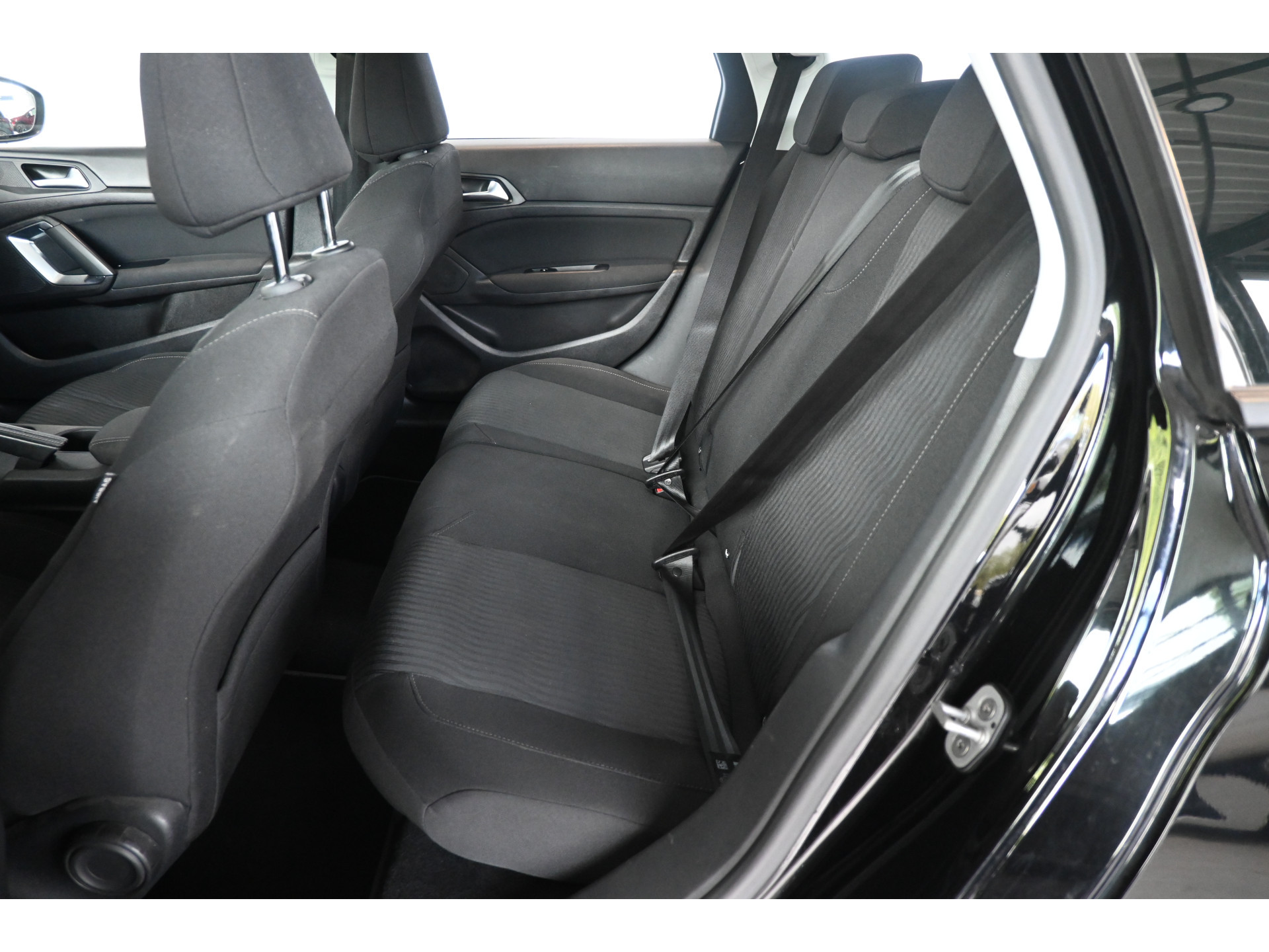 Peugeot 308 SW 1.6 BlueHDI Blue Lease Pack Nap Clima Cruise NavigatieTrekhaak PDC Goed Onderhouden! Inruil Mogelijk!