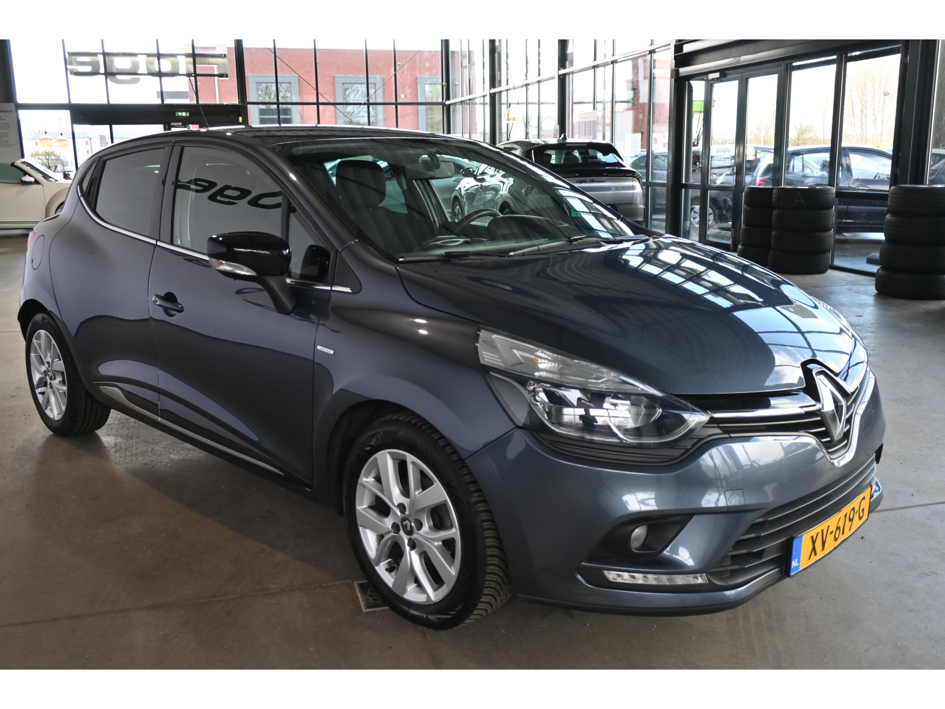 Renault Clio 1.5 dCi Limited Airco LED Navigatie Goed Onderhouden! Rijklaarprijs! Inruil Mogelijk!