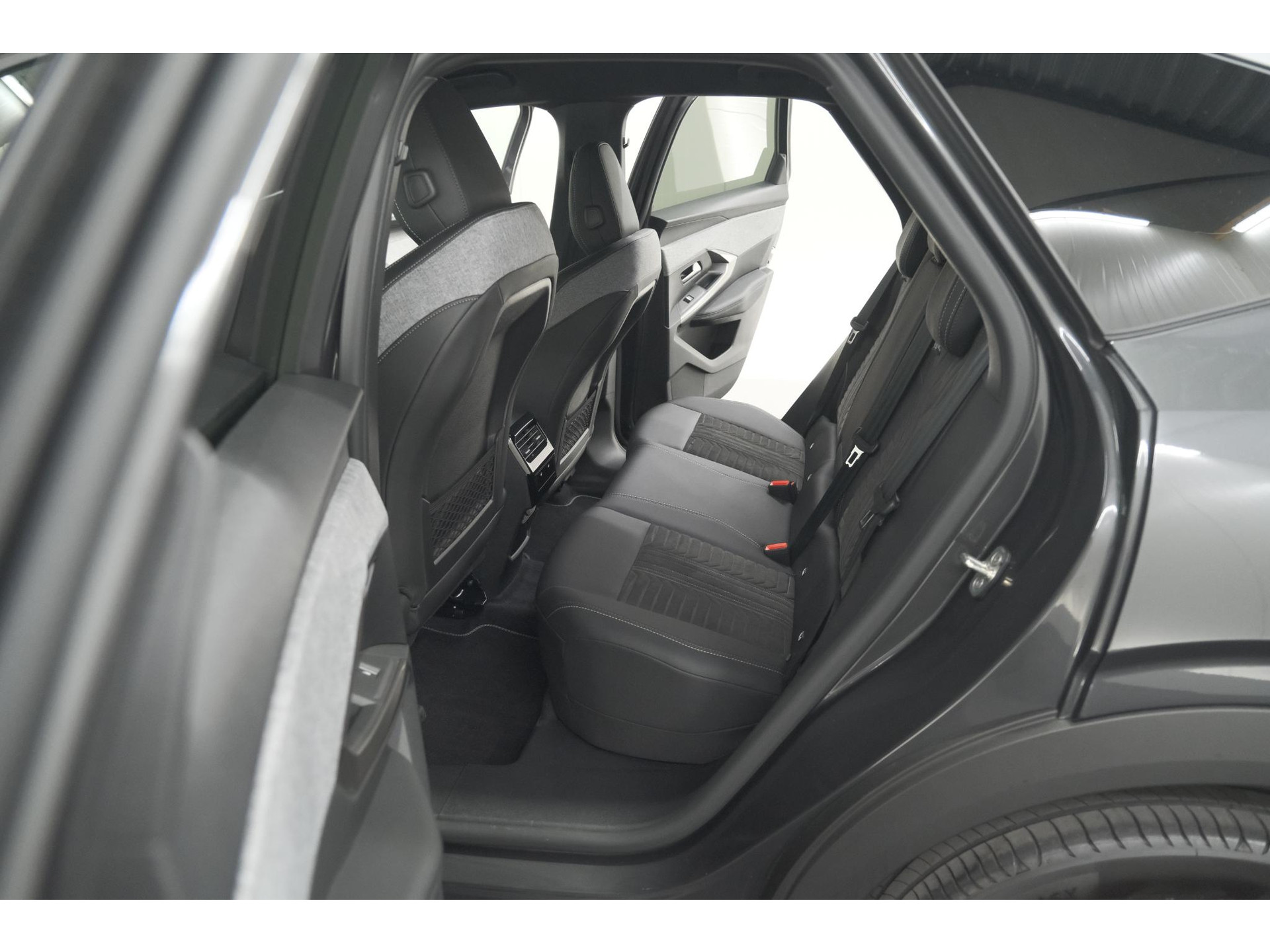 Peugeot 3008 1.2 Hybrid 136 GT | 360 Camera | Adaptieve Cruise Control | Stoelen Pakket | Elektrische Kofferklep