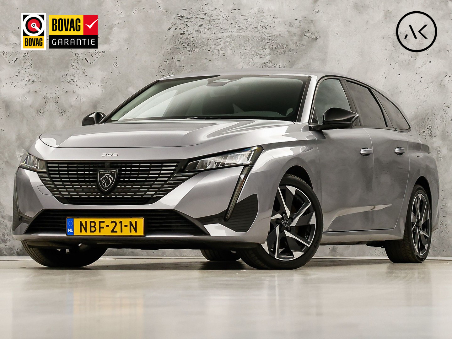 Peugeot 308 SW 1.6 Plug-in Hybrid 180 Allure 180Pk Automaat (APPLE CARPLAY, GROOT NAVI, 360 CAMERA, LEDER, SPORTSTOELEN, GETINT GLAS, ADAPTIVE CRUISE, KEYLESS, NIEUWSTAAT)
