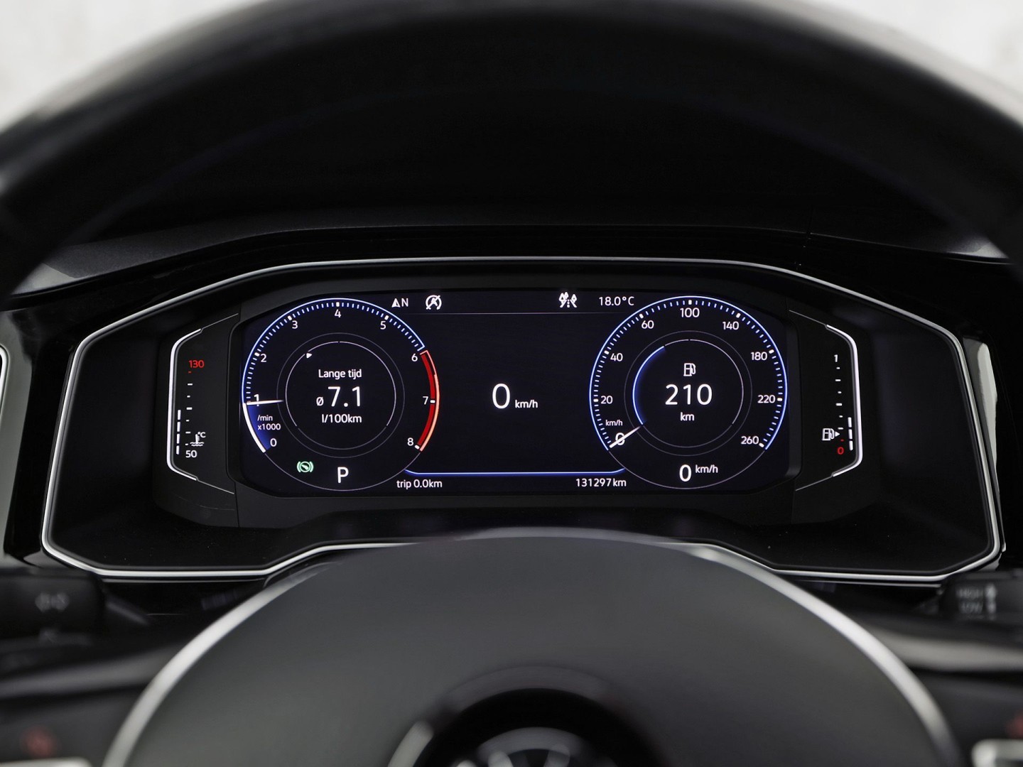 Volkswagen Polo 1.0 TSI R-Line Sport Automaat (VIRTUAL COCKPIT, ZWART HEMEL, GROOT NAVI, CLIMATE, LEDER, SPORTSTOELEN, GETINT GLAS, LM VELGEN, ADAPTIVE CRUISE, NIEUWSTAAT)