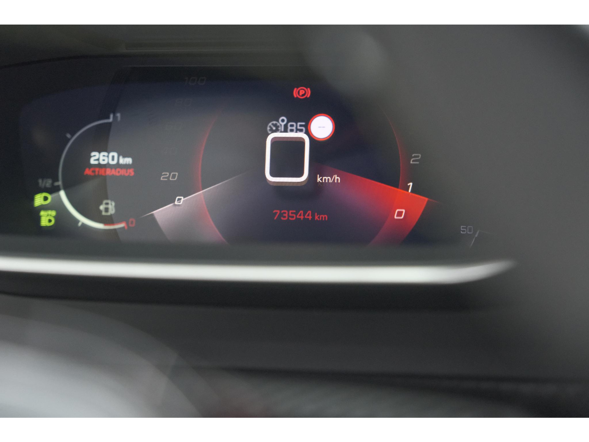 Peugeot 2008 PureTech 130 GT Pack | Leer-pakket | Camera | Dodehoekdetectie | Apple Carplay | Stoelverwarming