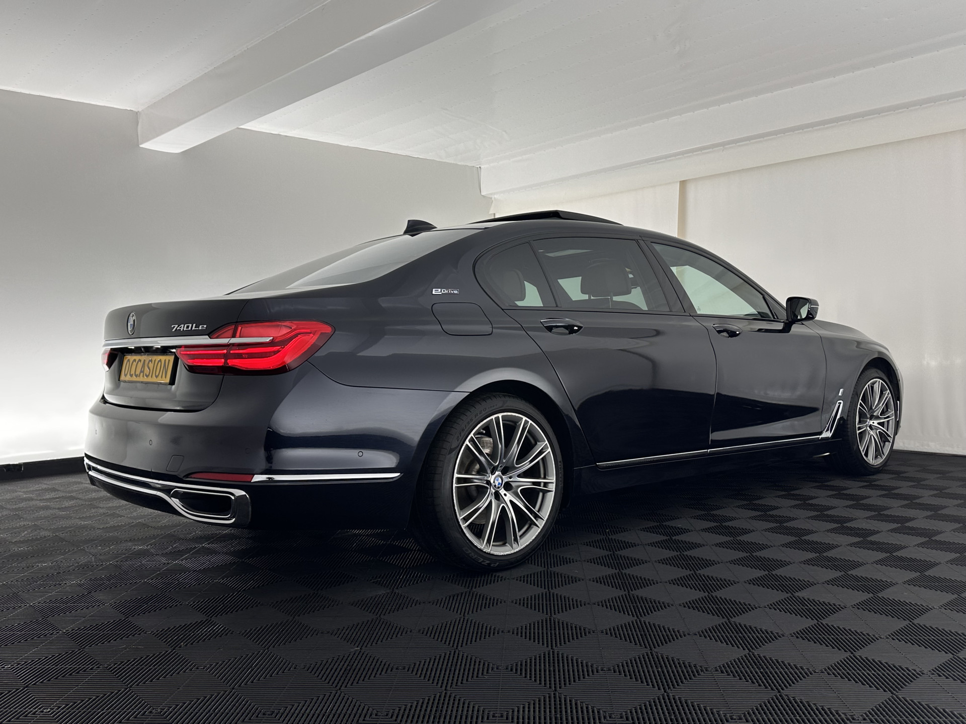 BMW 7-serie 740Le xDrive iPerformance High Executive (Plug-In) Aut. *PANO | LEATHER | MASSAGE | HARMAN/KARDON | MEMORY-PACK | BLIS | TOPVIEW |  HEAD-UP | ADAPTIVE-CRUISE | FULL-LED | ENTERTAINMENT | DAB+ | ..