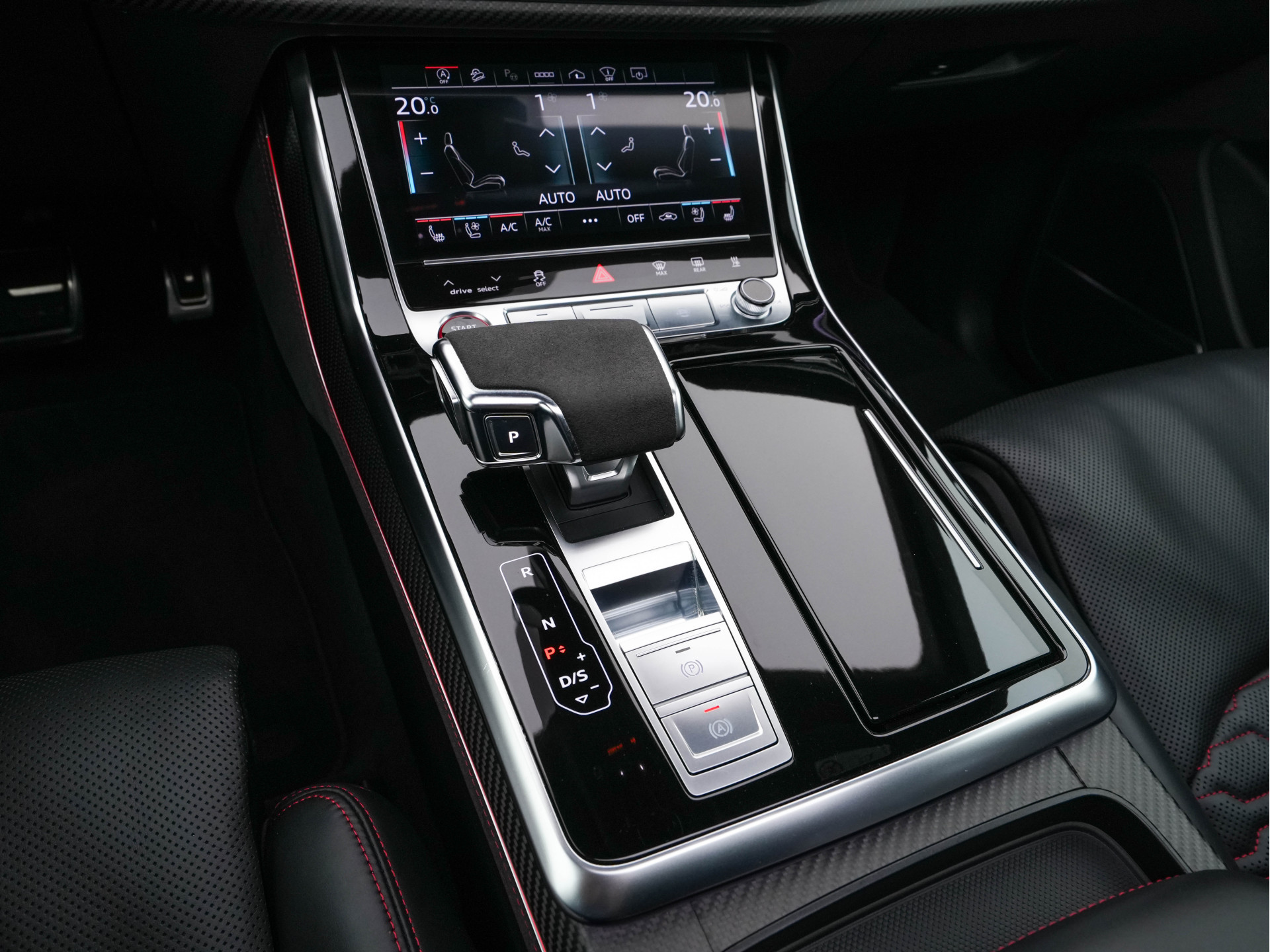 Audi RS Q8 4.0 TFSI quattro *MILLTEK | CERAMIC-BRAKES | PANO | HEAD-UP | CARBON-PACK | LEATHER | MEMORY-PACK | 4-WHEEL-STEERING | AIR-SUSPENSION | BANG&OLFUSEN | ADAPTIVE-CRUISE | BLINDSPOT | TOP-VIEW | SOFT-CLOSE | NIG