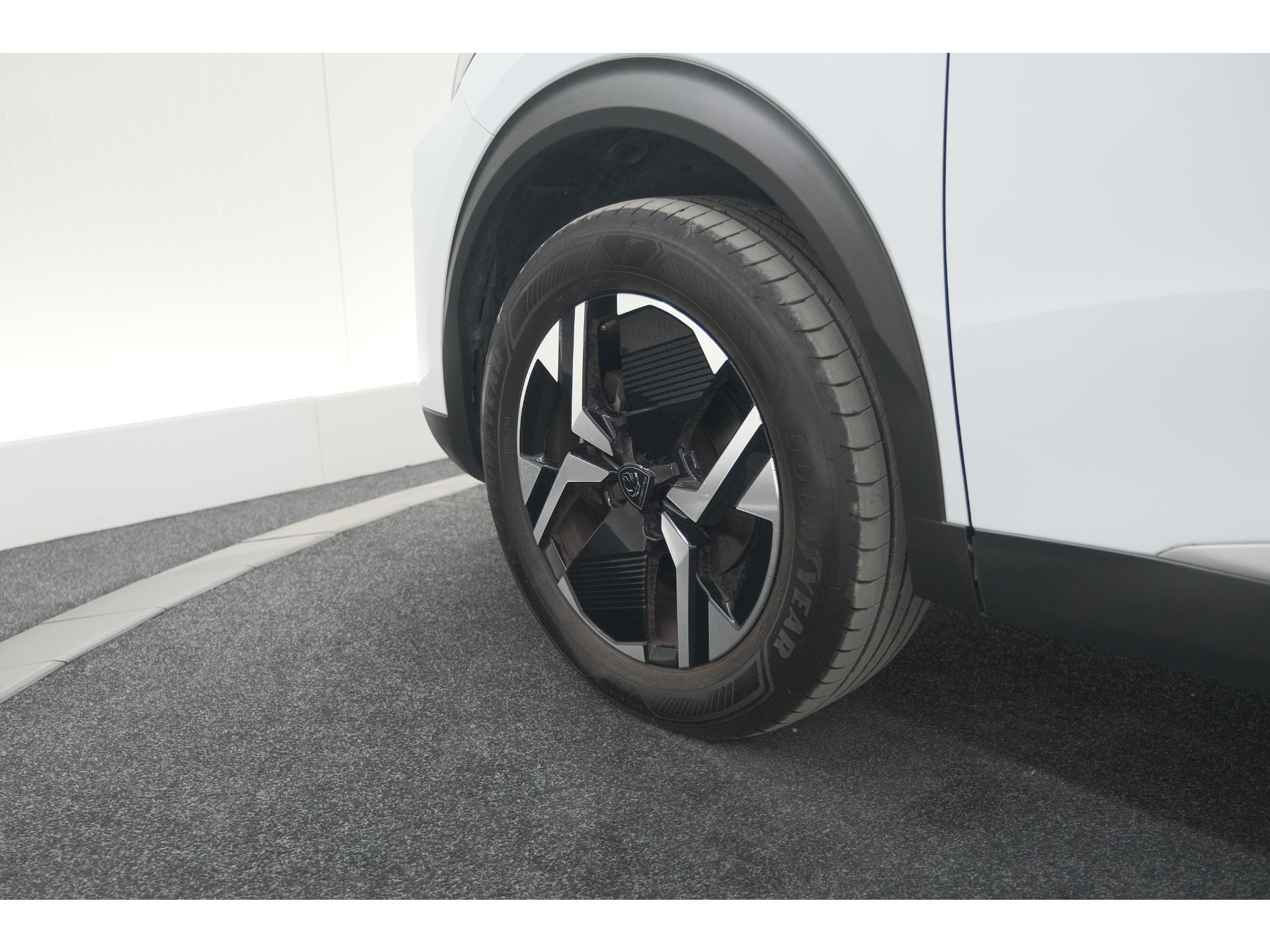 Peugeot 2008 PureTech 130 EAT8 GT | Camera | Apple Carplay | Parkeersensoren