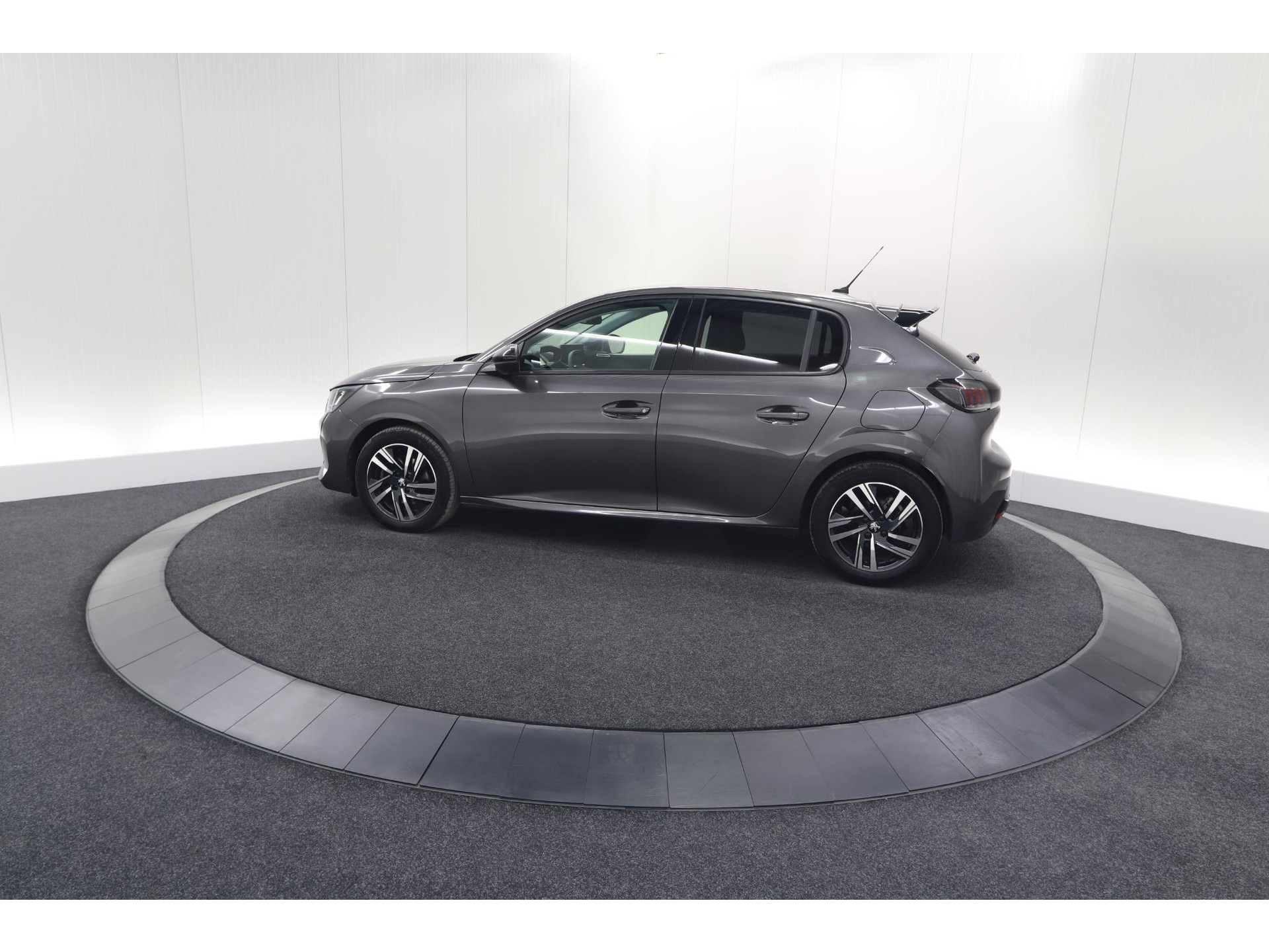 Peugeot 208 PureTech 100 EAT8 Allure Pack | Camera | Apple Carplay | Parkeersensoren | Stoelverwarming