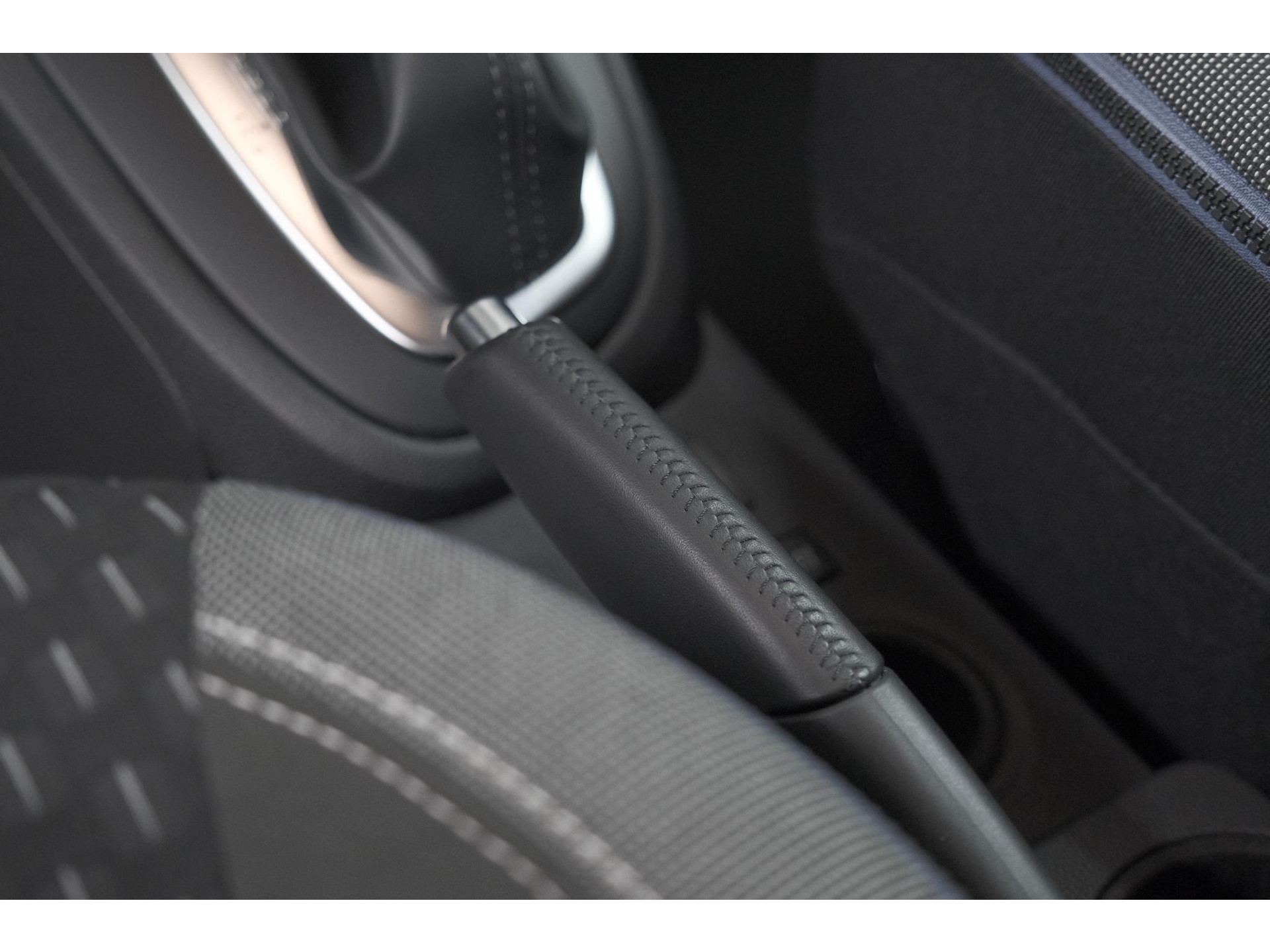 Renault Captur TCe 150 EDC Intens | Camera | Dodehoekdetectie | R-Link Navigatie | Parkeersensoren