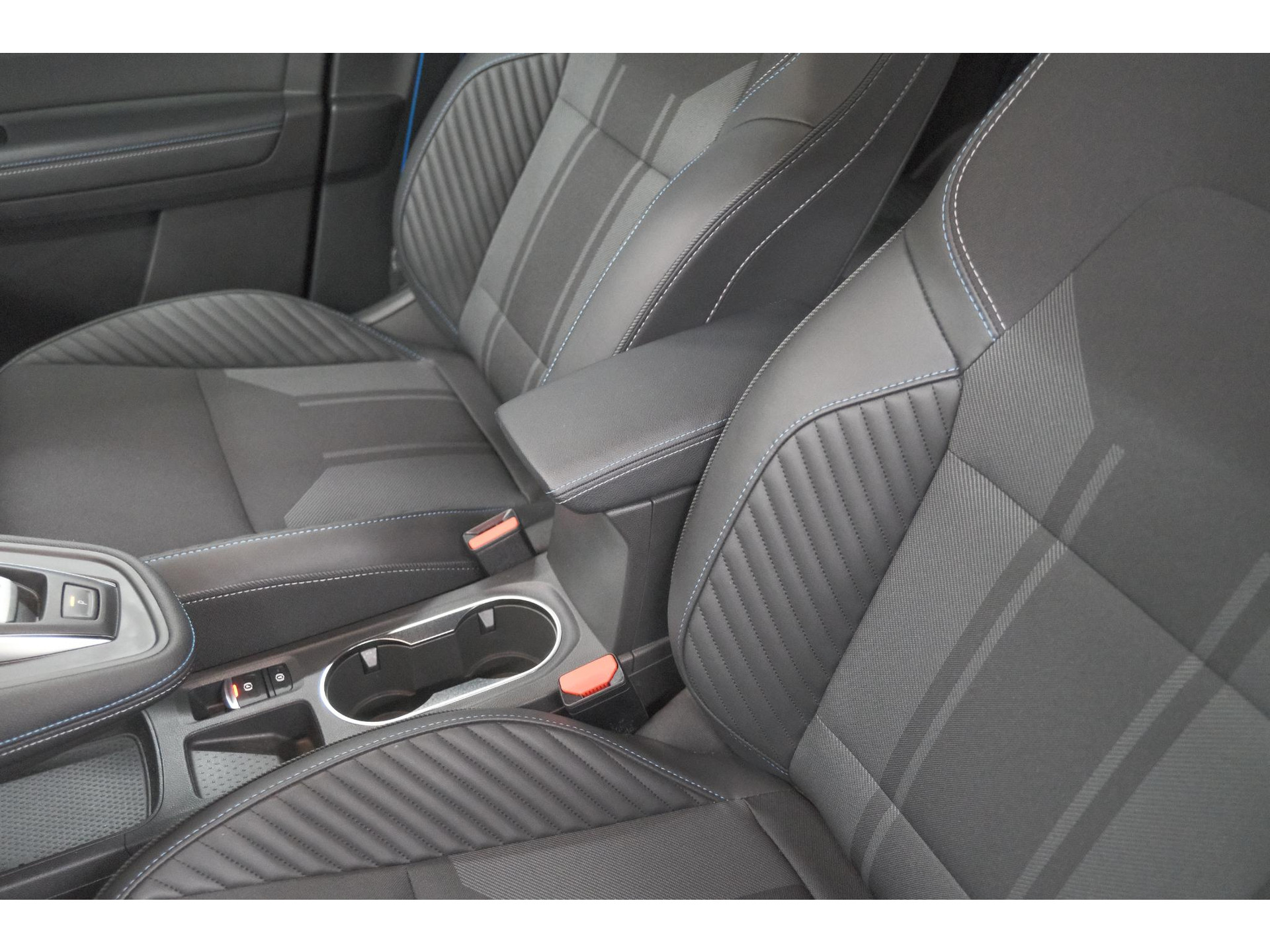 Renault Captur 1.8 E-Tech full hybrid 160 esprit Alpine | Rondom Camerazicht | Adaptieve Cruise Control | Navigatie