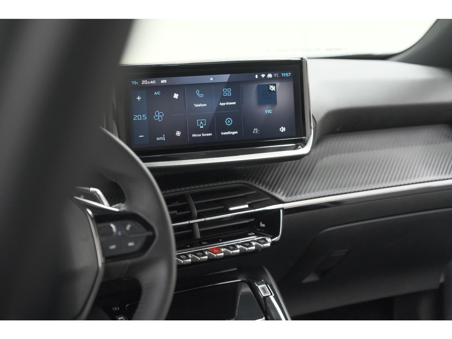 Peugeot 2008 PureTech 130 EAT8 Allure | Allseason banden | 360 Camera | Dodehoekdetectie | Apple Carplay | Stoelverwarming