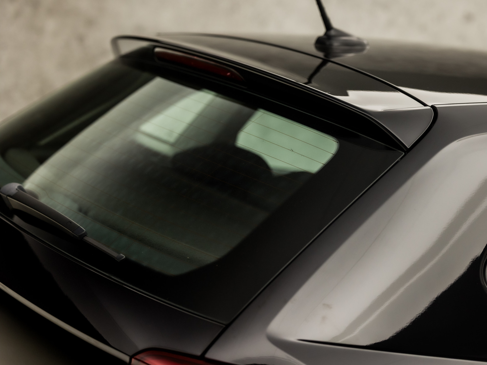 Volkswagen Polo 1.0 TSI Sportline (APPLE CARPLAY, GROOT NAVI, CLIMATE, CAMERA, SPORTSTOELEN, LM VELGEN, ADAPTIVE CRUISE, MODE KNOP, PARKEER ASSISTENT, PARKEERSENSOREN, NIEUWSTAAT)