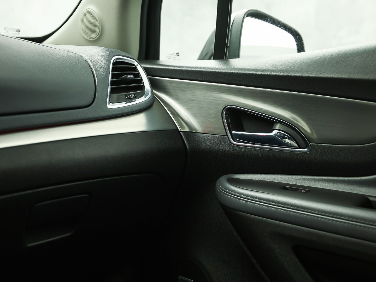 Opel Mokka 1.4 T Cosmo Sport 140Pk (SCHUIFDAK, NAVIGATIE, CLIMATE, STUUR/STOELVERWARMING, SPORTSTOELEN, GETINT GLAS, CAMERA, NIEUWSTAAT)