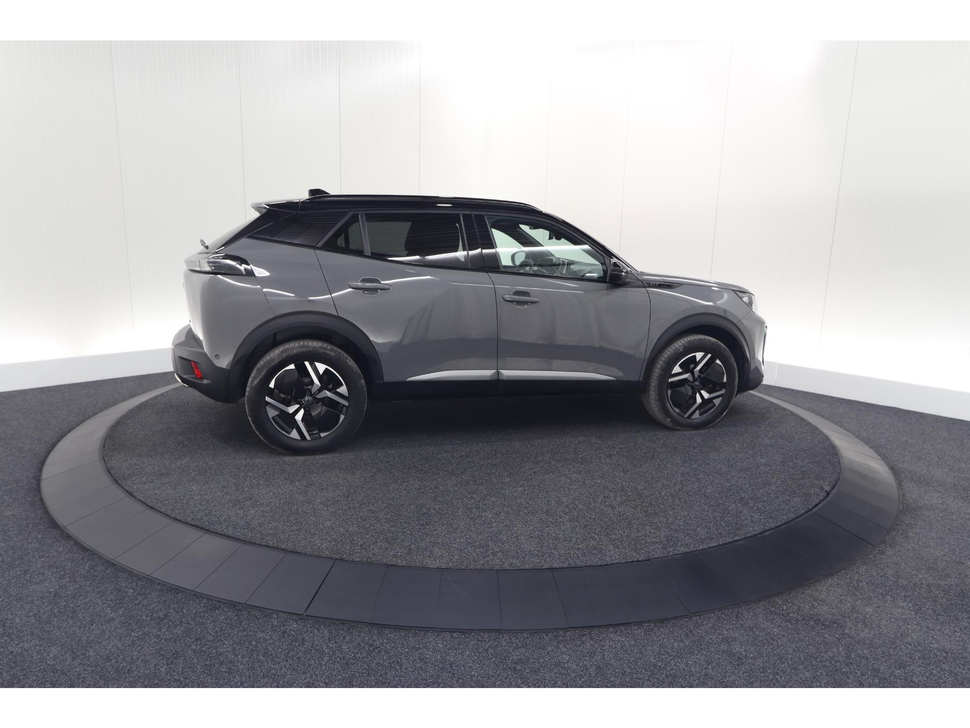 Peugeot 2008 PureTech 130 EAT8 GT | 360 Camera | Adaptieve Cruise Control | Stoelmaasage | Apple Carplay