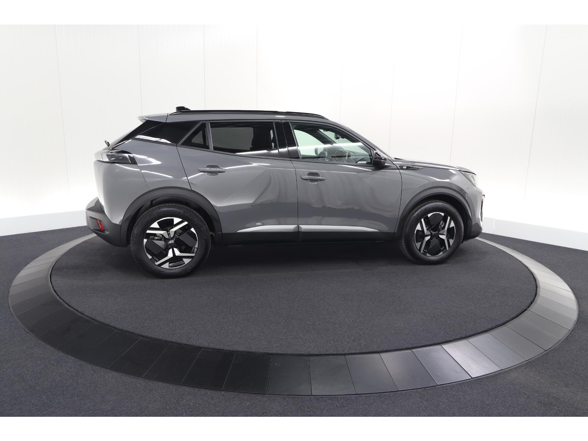Peugeot e-2008 EV Allure 54 kWh | 11 KW Lader | Warmtepomp | Apple Carplay | Parkeersensoren