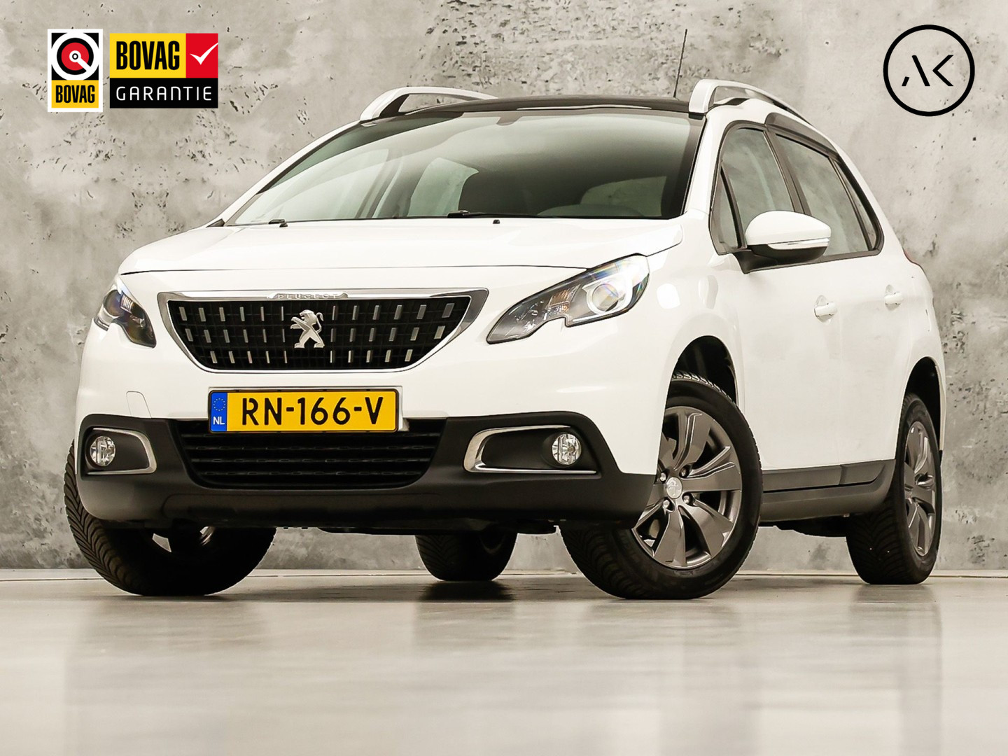 Peugeot 2008 1.2 PureTech Sport (PANORAMADAK, APPLE CARPLAY, NAVIGATIE, LM VELGEN, SPORTSTOELEN, PARKEERSENSOREN, CRUISE, NIEUWSTAAT)