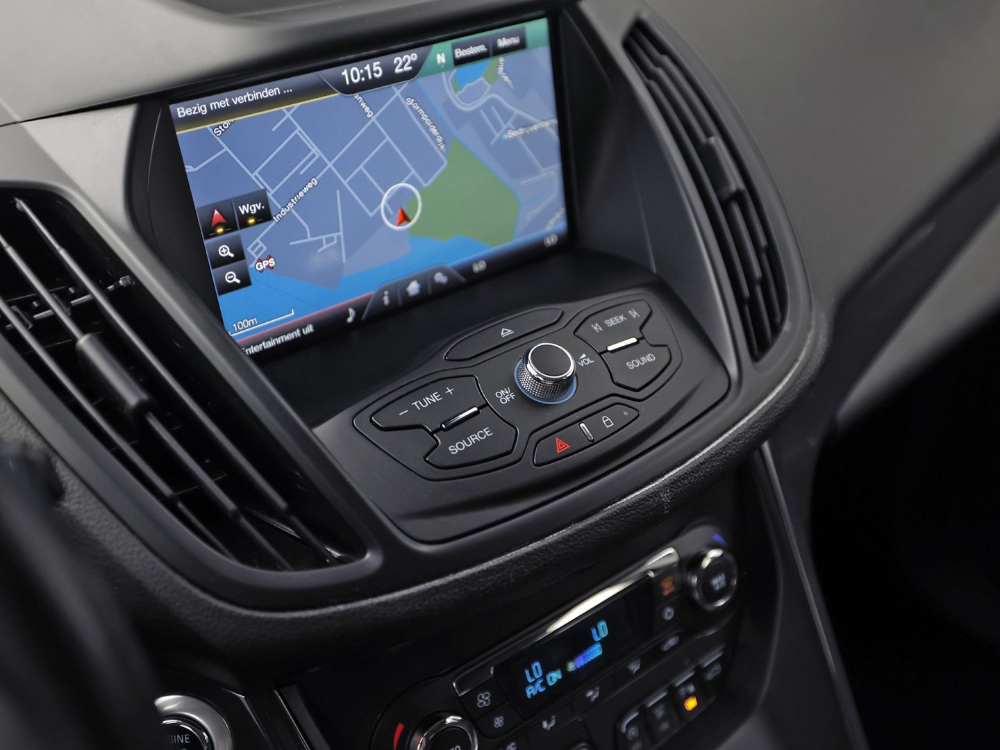 Ford Kuga 1.5 Titanium Sport 150Pk (NAVIGATIE, CLIMATE, STOELVERWARMING, TREKHAAK, GETINT GLAS, SPORTSTOELEN, PARKEERSENSOREN, CRUISE, NIEUWSTAAT)