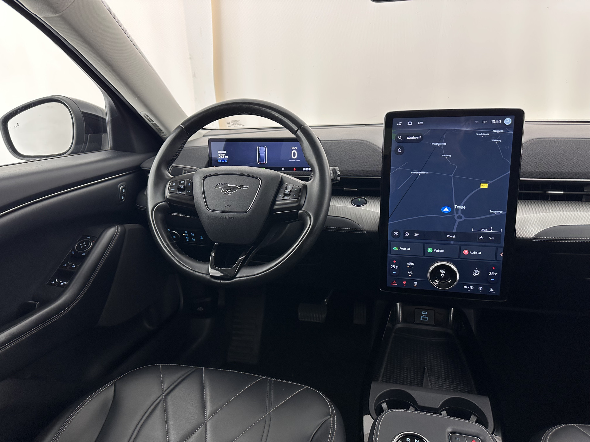 Ford Mustang Mach-E RWD 75 kWh [ 3-Fase-11kW] {SOH-89%} (INCL-BTW) *LEATHER | FULL-LED | DAB | DIGI-COCKPIT | KEYLESS | NAVI-FULLMAP | CARPLAY | HEATED-COMFORTSEATS | TOPVIEW | ADAPTIVE-CRUISE | PRIVACYGLASS | 18'' ALU*