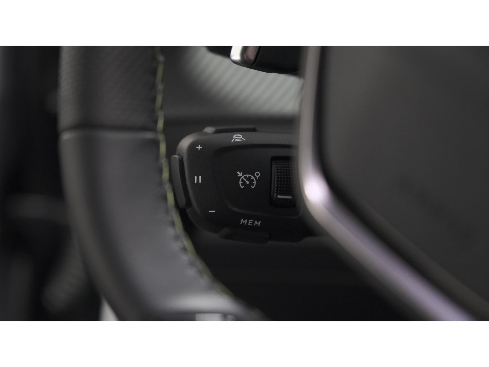 Peugeot 2008 PureTech 130 EAT8 GT | 360 Camera | Adaptieve Cruise Control | Dodehoekdetectie | Apple Carplay