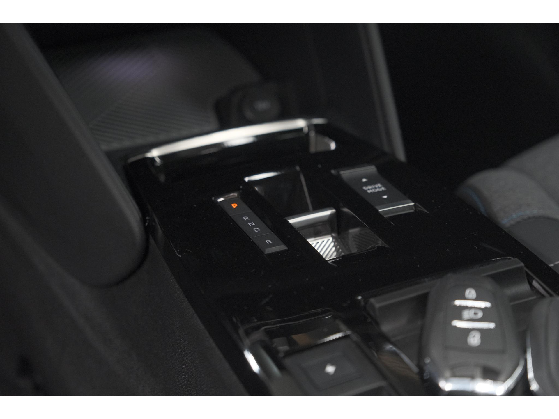 Citroen Ë-C4 Shine 50 kWh | Elektrisch Panoramadak | Camera | Adaptieve Cruise Control