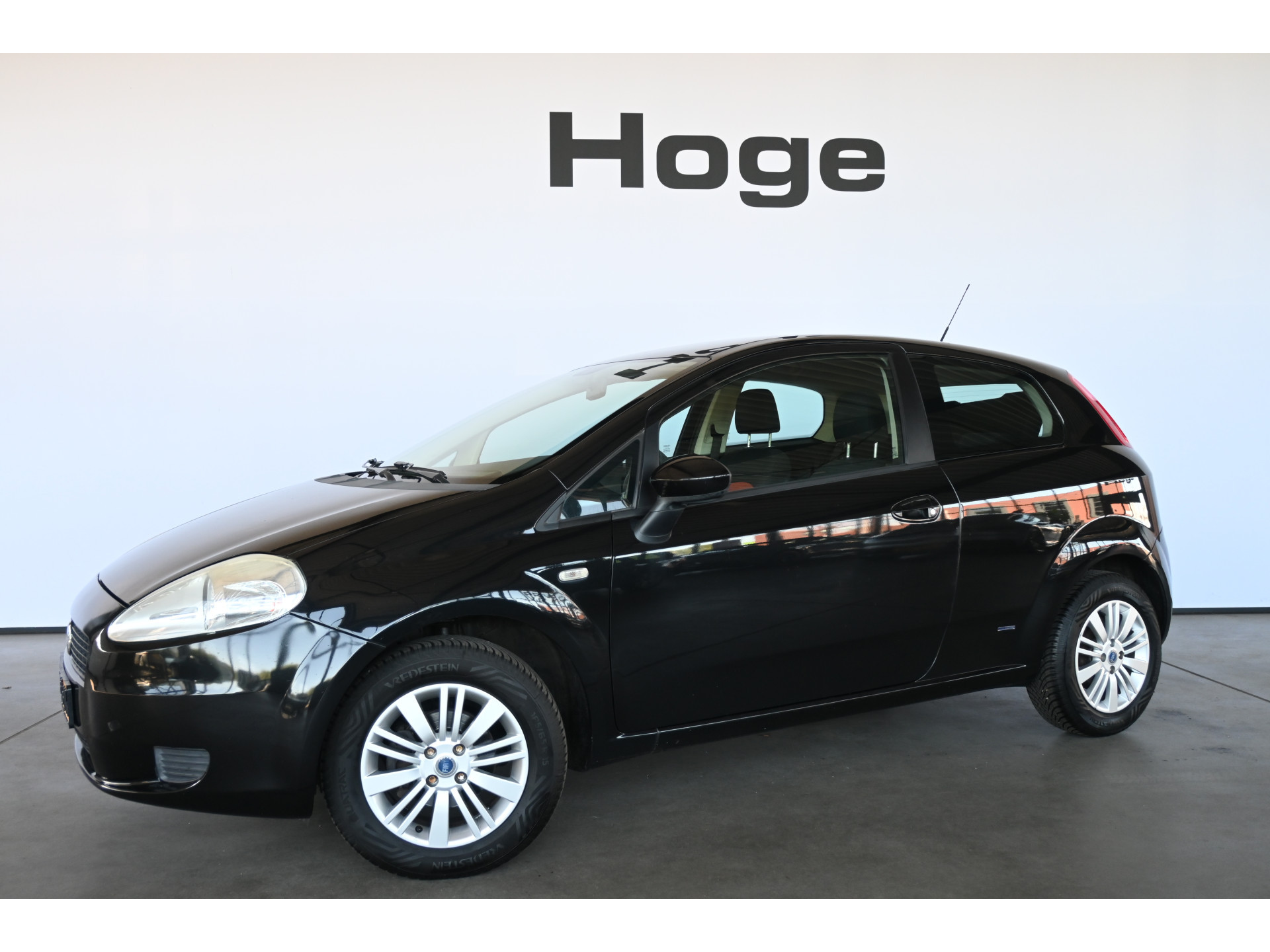 Fiat Grande Punto 1.4 Dynamic Nap Airco Lichtmetaal Stuurbekrachtiging Rijklaarprijs Inruil Mogelijk!