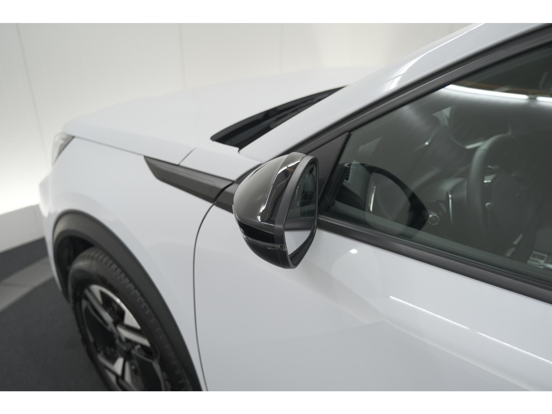 Peugeot 2008 PureTech 130 EAT8 Allure | 360 Camera | Dodehoekdetectie | Apple Carplay | Navigatie