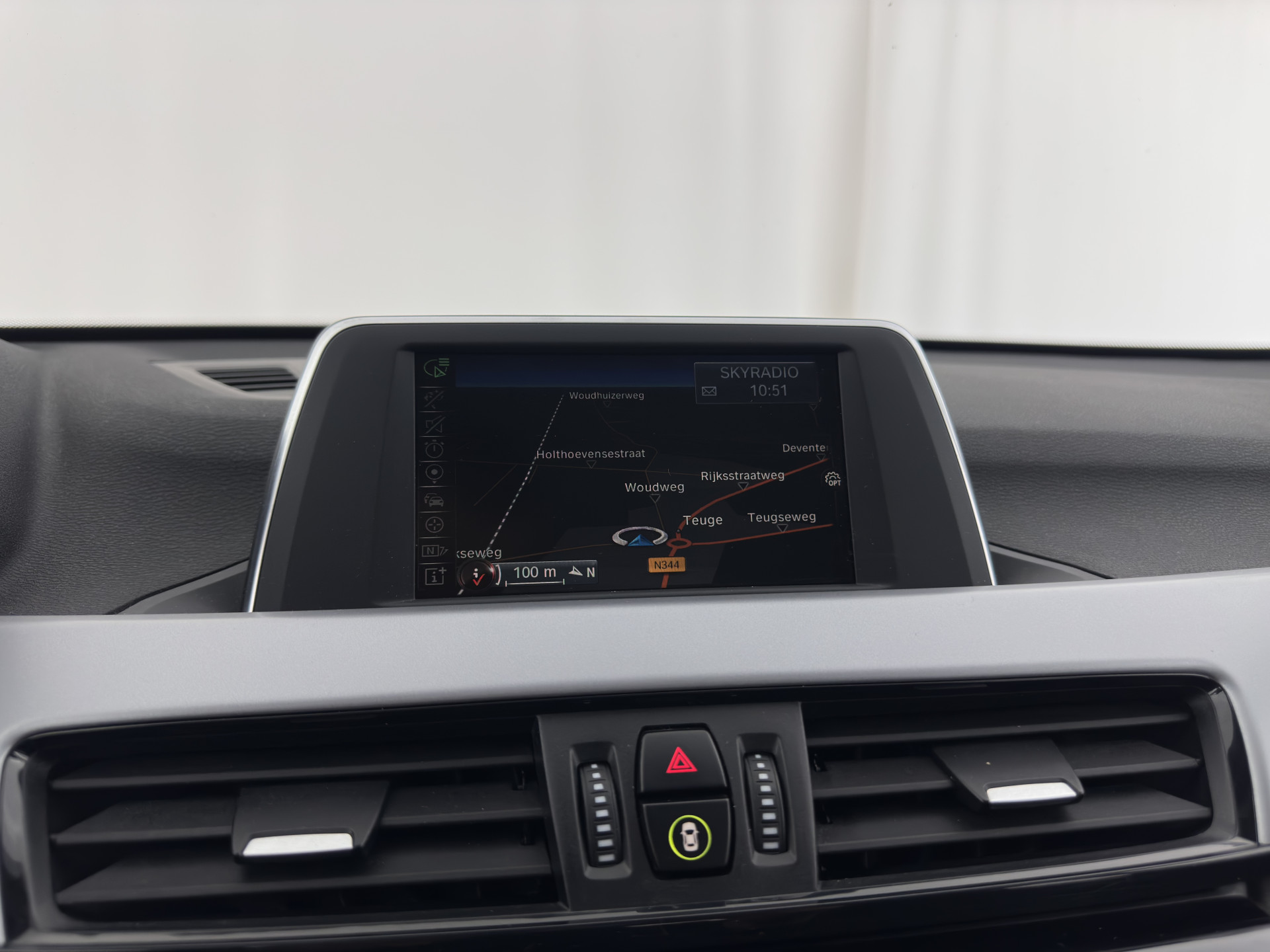 BMW X1 sDrive20i Executive (INCL-BTW) Aut. *LED-LIGHTS | NAVI-FULLMAP | COMFORT-SEATS | ECC | PDC | CRUISE | TOWBAR | 17''ALU*