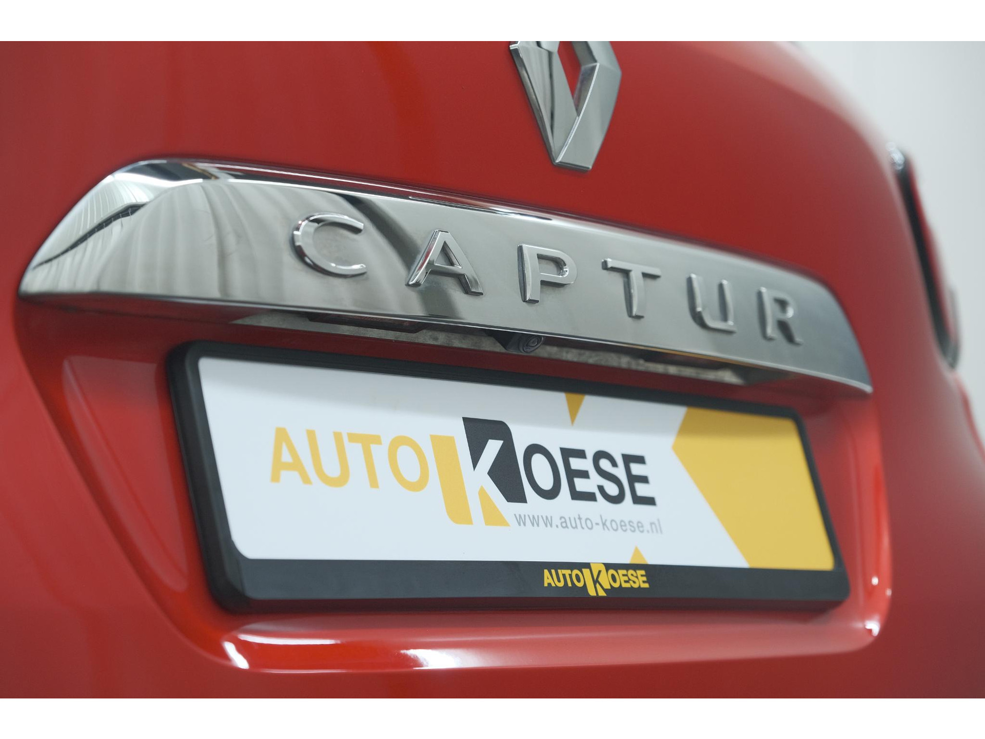 Renault Captur TCe 120 EDC Intens | Trekhaak | Camera | Navigatie | Parkeersensoren