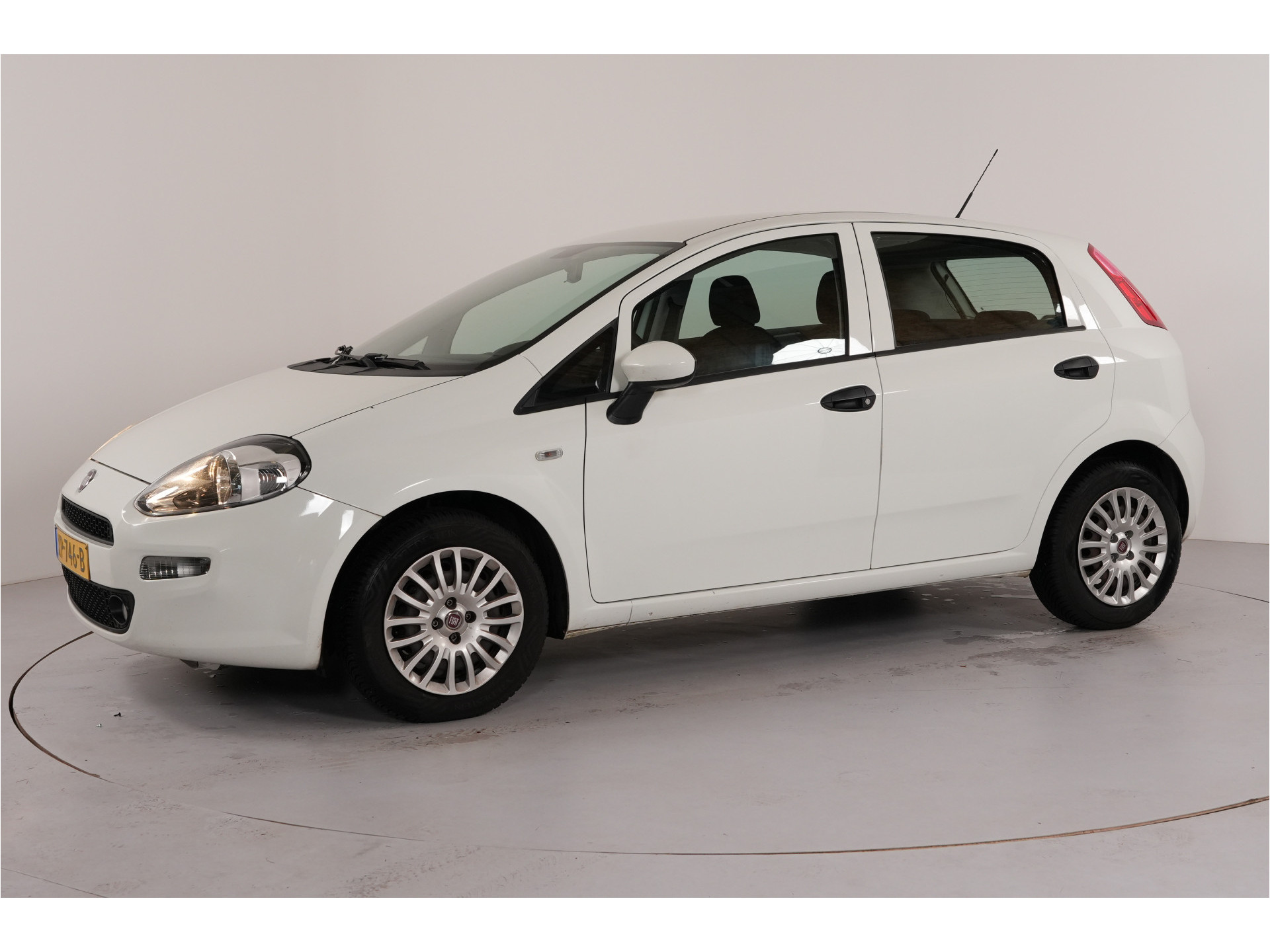 Fiat Punto Evo 1.2 Lounge | Trekhaak | Airco | LMV |