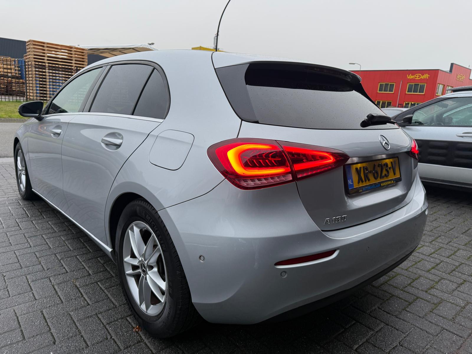 Mercedes-Benz A-klasse 180 Business Solution | 3/6/12MND GARANTIE | NAVIGATIE | CRUISE |LED | DAB | PDC | LMV | GOED ONDERHOUDEN |