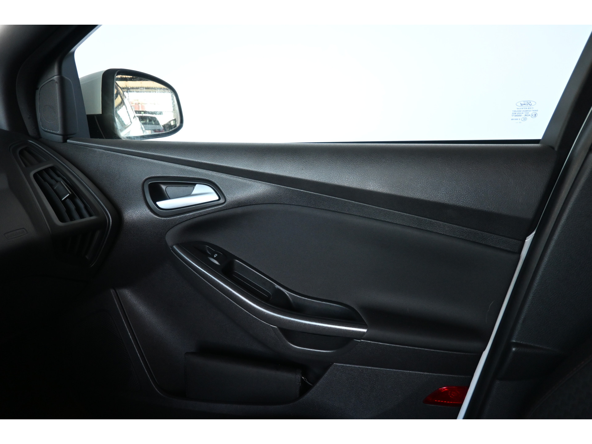 Ford Focus Wagon 1.5 ST-Line Clima Navigatie Cruise Control Trekhaak Rijklaarprijs Inruil Mogelijk!