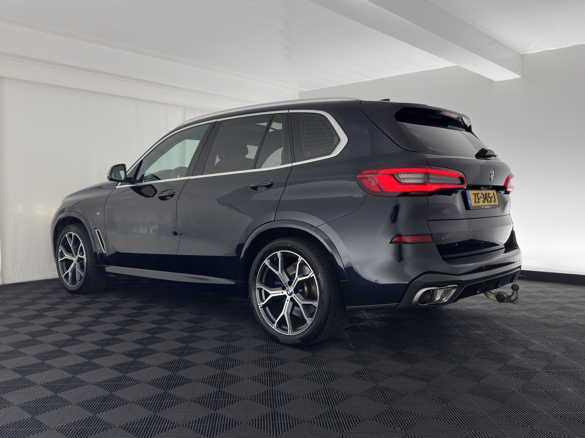 BMW X5 M50d M-Sportpack High Executive Aut. *PANO | HEAD-UP | LASER-LED | LEATHER | SOFT-CLOSE | ADAPTIVE-CRUISE | HARMAN/KARDON | BLIND-SPOT | MEMORY-PACK | TOP-VIEW | DIGI-COCKPIT | NAVI-FULLMAP | ECC | PDC | TOWBAR |